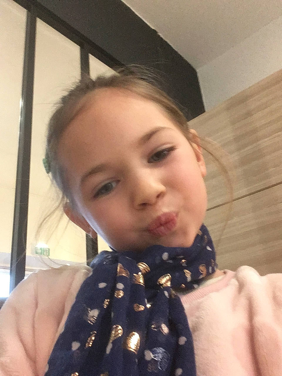 Noelyne participe au concours pour gagner de l'argent avec cette photo : black_hair, bow_tie, collar, dress, dress_shirt, ear, eye, eyebrow, eyelash, forehead, happy, head, headgear, iris, jaw, lip, neck, person, shoulder, stole