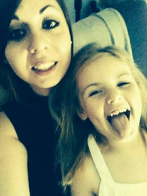 Malory participe au concours pour gagner de l'argent avec cette photo : beauty, cool, eyebrow, face, facial_expression, friendship, fun, hair, happy, head, jaw, joy, laugh, lip, love, mouth, nose, person, photography, selfie