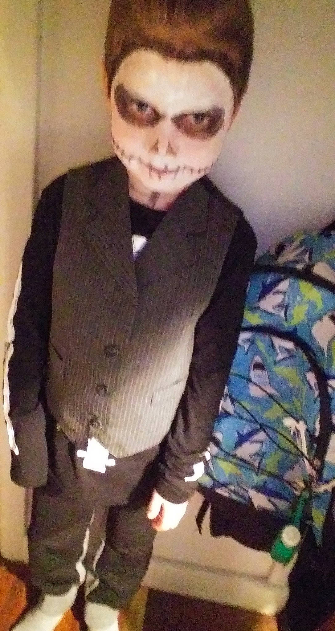 Noah is registered to the contest to win money with this photo: beard, blazer, bow_tie, collar, cool, dress_shirt, eyewear, face, fashion, fashion_design, formal_wear, goggles, outerwear, person, selfie, sleeve, suit, sunglasses, textile, vintage_clothing