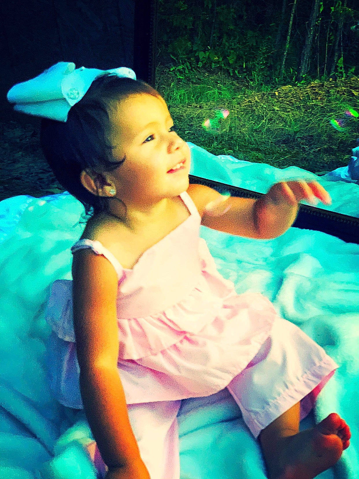 Mia is registered to the contest to win money with this photo: black_hair, child, fun, person, smile