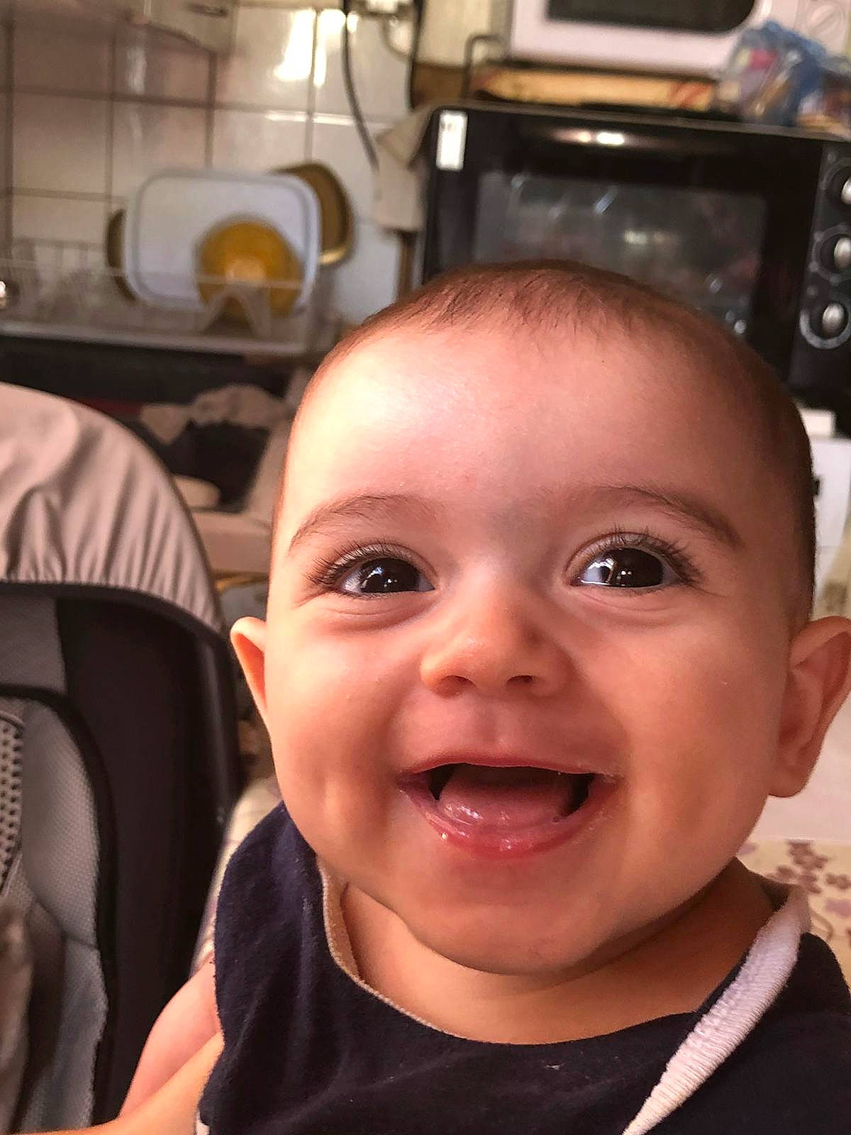 Mina participe au concours pour gagner de l'argent avec cette photo : cheek, child, chin, ear, eye, eyebrow, face, facial_expression, forehead, hair, head, joy, lip, mouth, nose, organ, person, skin, smile, technology