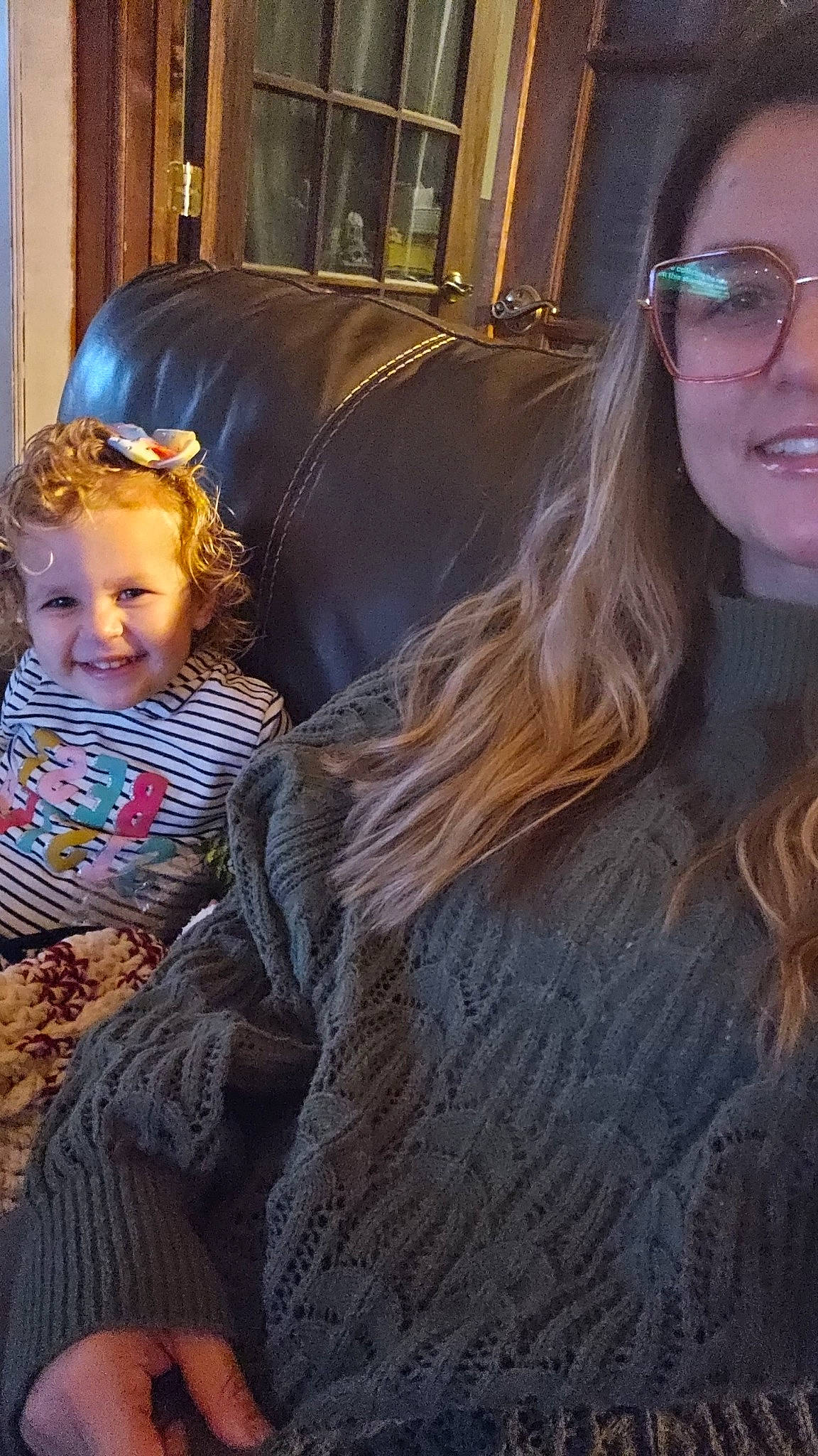 Lillian is registered to the contest to win money with this photo: beauty, eyewear, face, fashion, fun, goggles, hairstyle, happy, head, human, iris, joy, layered_hair, lip, people, person, skin, smile, standing, sunglasses