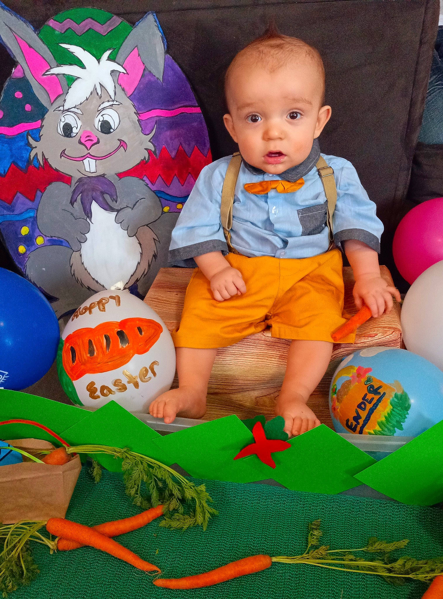 Ender is registered to the contest to win money with this photo: baby, baby_toddler_clothing, ball, child, event, eye, fun, grass, green, happy, head, leisure, person, pink, play, shorts, sock, stuffed_toy, t_shirt, toddler
