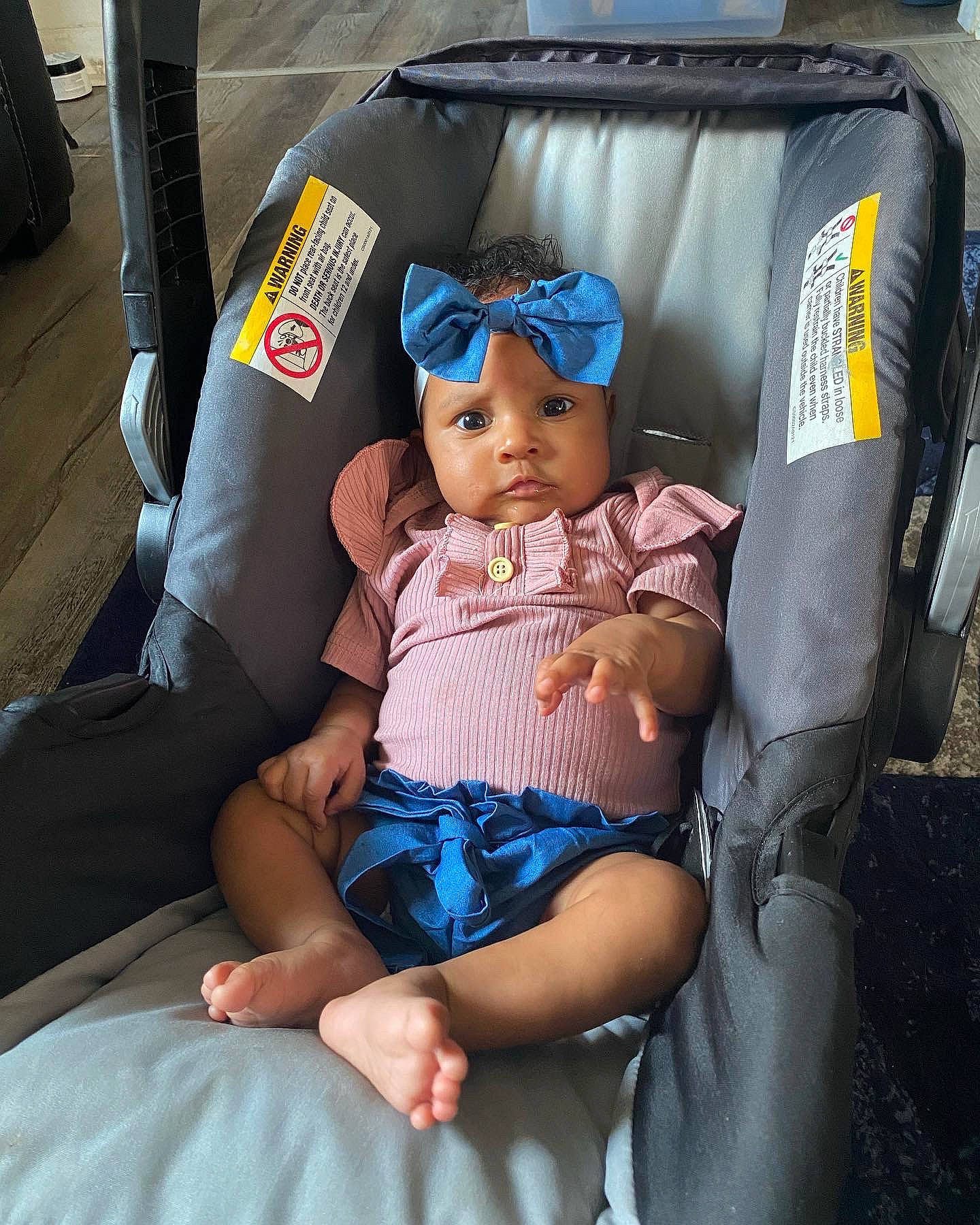Leiloni is registered to the contest to win money with this photo: automotive_design, baby_carriage, baby_products, bag, baseball_cap, car_seat, car_seat_cover, chair, comfort, family_car, hat, headwear, lap, motor_vehicle, person, product, sitting, sunglasses, thigh, toddler