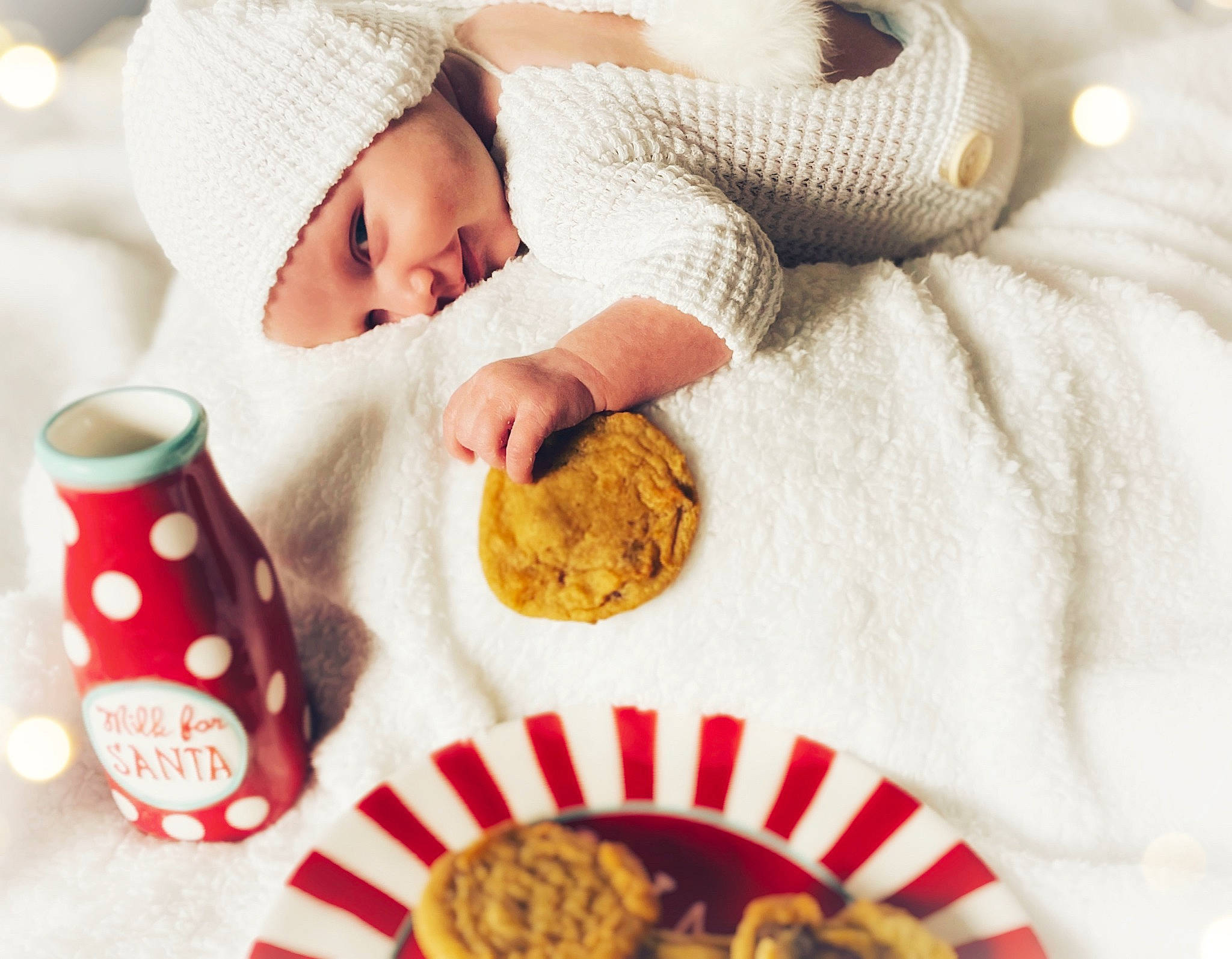 Reina is registered to the contest to win money with this photo: baby, baby_sleeping, baby_toddler_clothing, cap, coffee_cup, comfort, cup, dish, dishware, drinkware, food, headwear, ingredient, linens, person, recipe, serveware, sweetness, tableware, textile