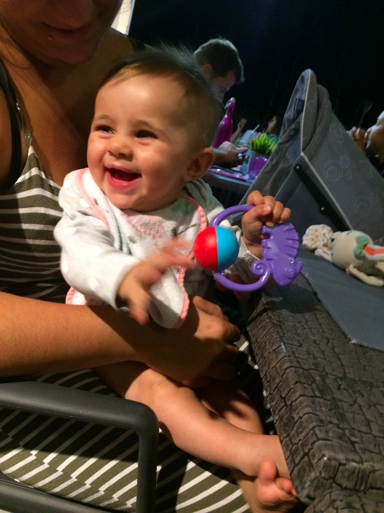 Sofia participe au concours pour gagner de l'argent avec cette photo : baby, cheek, child, finger, fun, hand, person, play, product, skin, smile, toddler