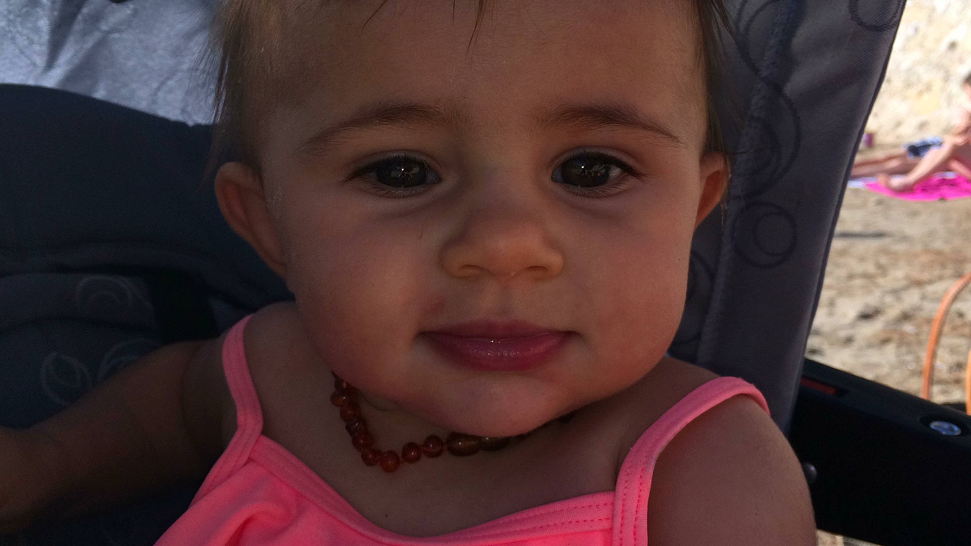 Sofia a rejoint le concours — aidez-le/la à gagner de superbes lots ! baby, beauty, cheek, child, chin, eye, eyebrow, face, facial_expression, forehead, hair, head, iris, lip, nose, people, person, pink, skin, smile