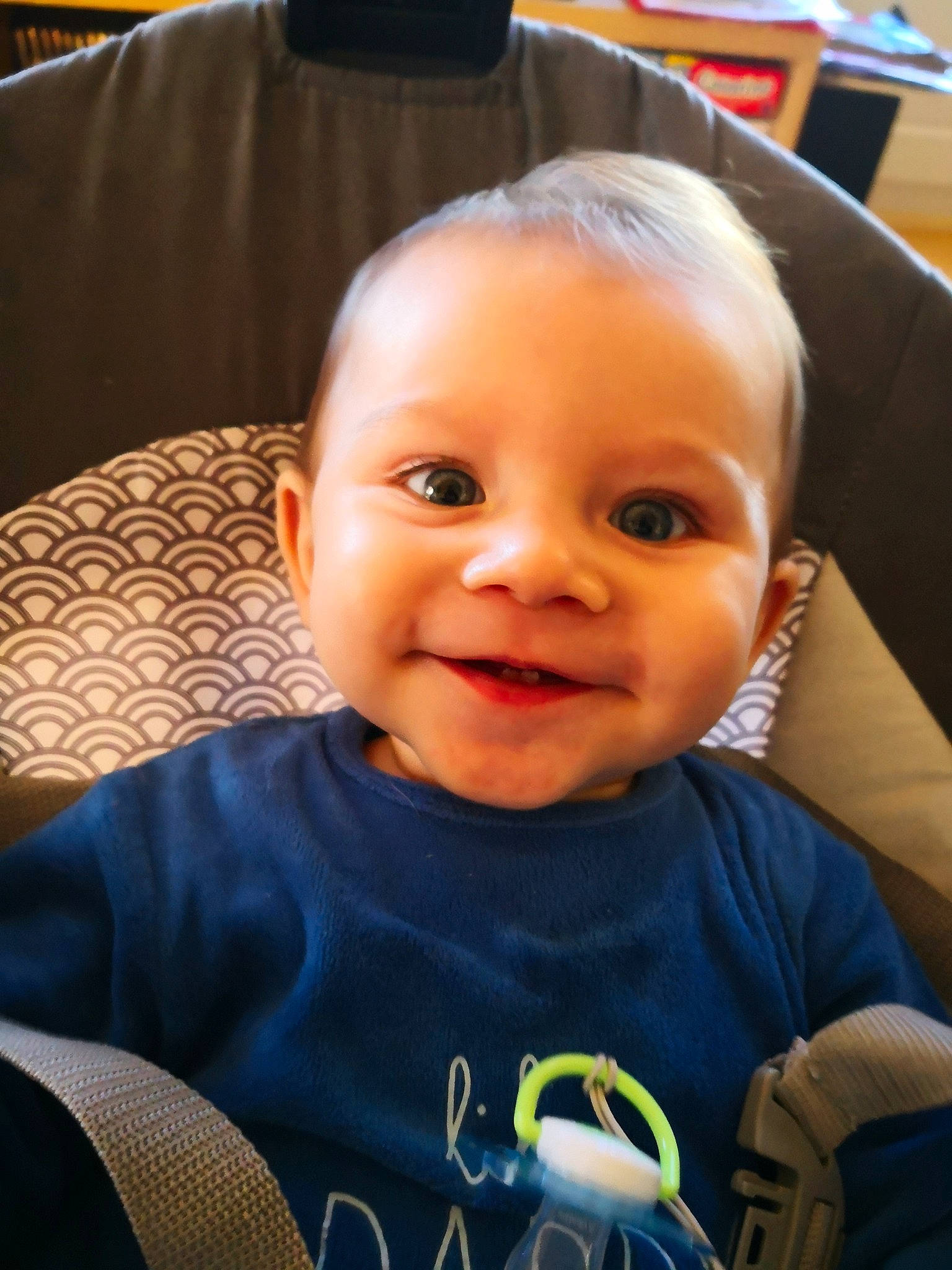 Milo a rejoint le concours — aidez-le/la à gagner de superbes lots ! baby, cheek, child, chin, cool, ear, eye, eyebrow, face, facial_expression, forehead, head, iris, lip, nose, people, person, product, skin, smile