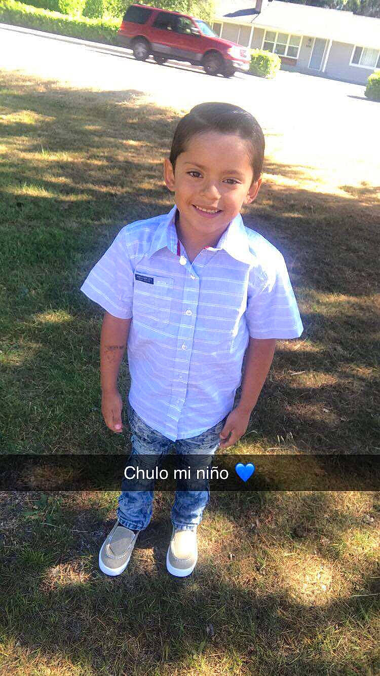 Jaime is registered to the contest to win money with this photo: child, grass, joy, person, photography, play, smile, t_shirt, toddler