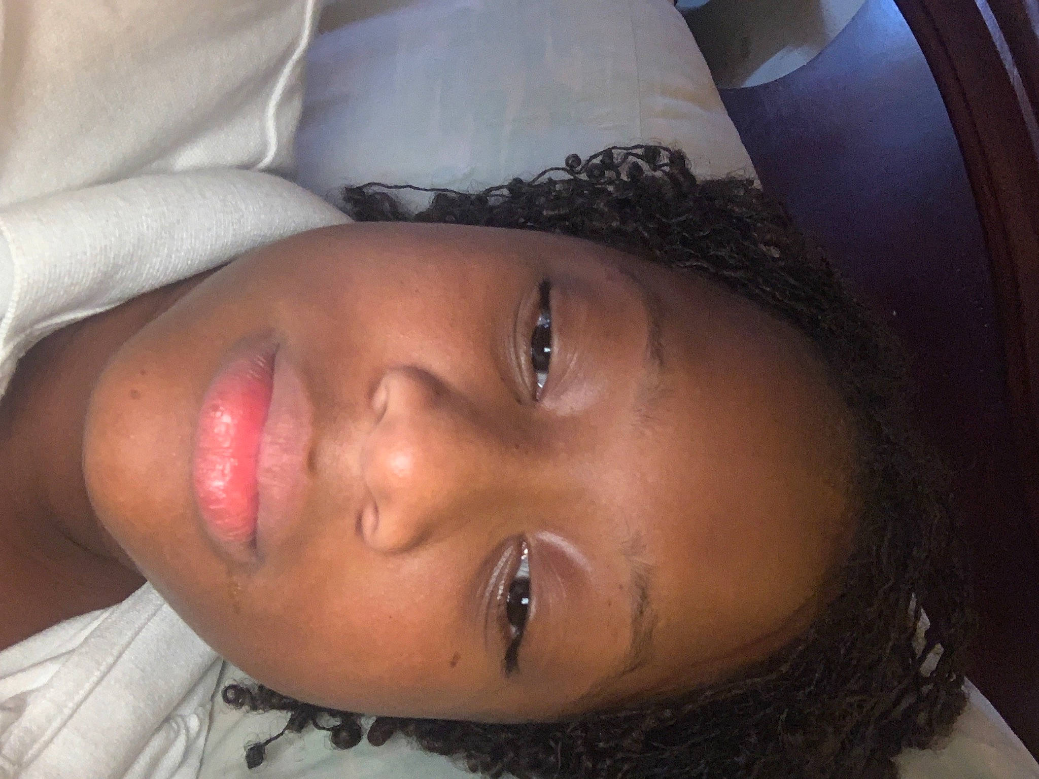 Harmonie is registered to the contest to win money with this photo: cheek, chin, comfort, ear, eye, eyebrow, eyelash, forehead, hair, human_body, jaw, lip, mouth, neck, nose, organ, person, shoulder, skin, smile