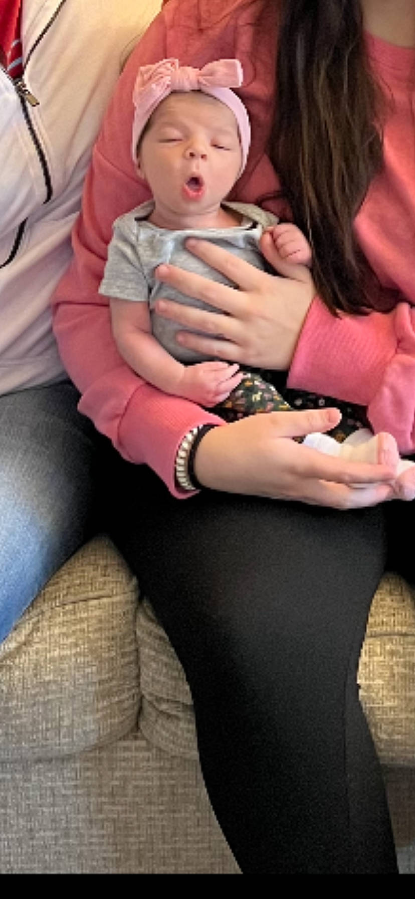 Avler joined the competition — help win amazing prizes! arm, beauty, comfort, couch, facial_expression, finger, flash_photography, gesture, hairstyle, hand, happy, headwear, human_body, jewellery, joint, knee, lip, pantyhose, person, shoulder