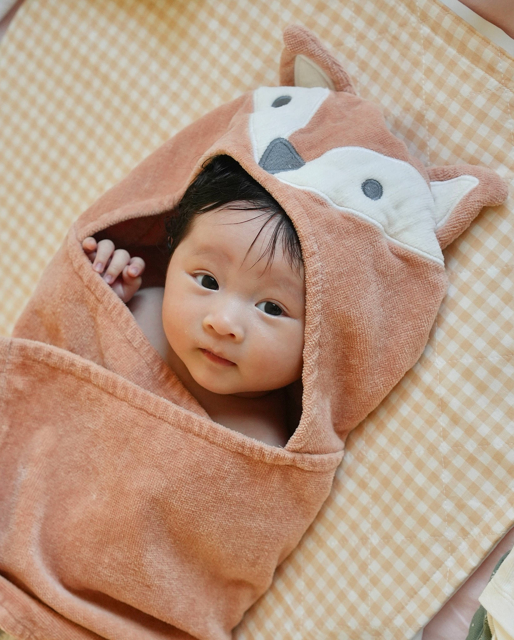 Avery is registered to the contest to win money with this photo: baby, baby_products, baby_safety, baby_toddler_clothing, cap, child, collar, comfort, face, fashion_accessory, hair_accessory, head, headwear, linens, pattern, peach, person, skin, sleeve, textile