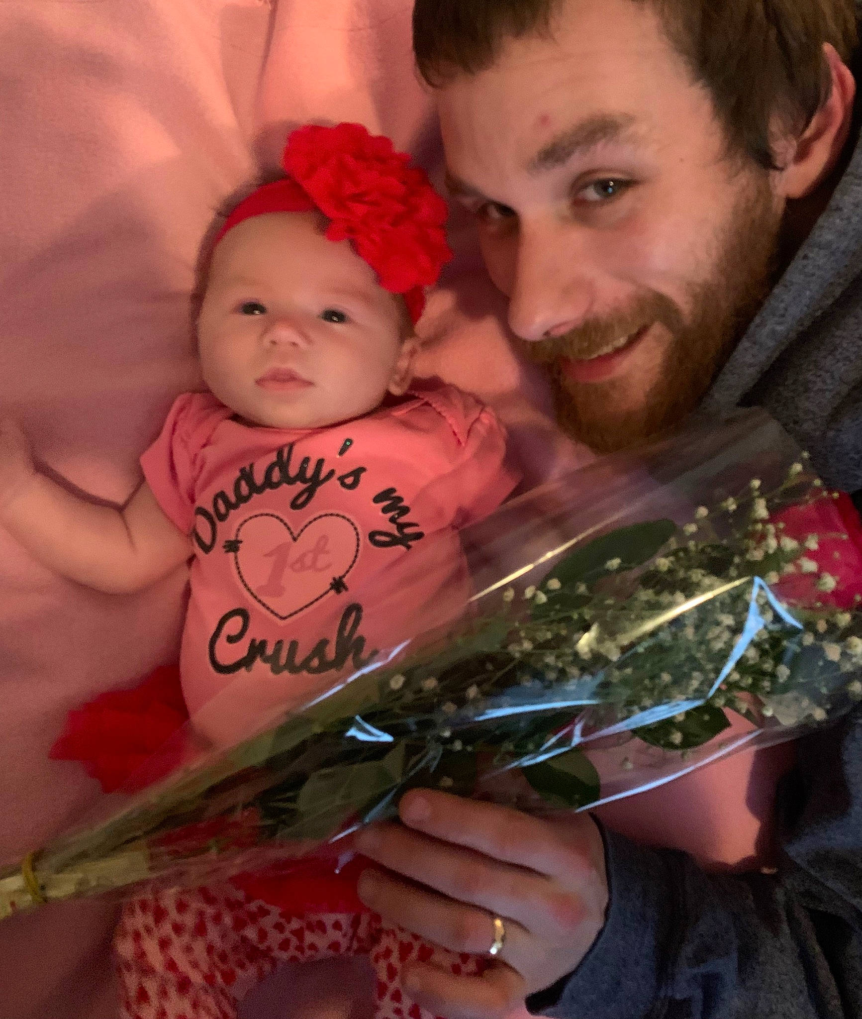 Mazikeen is registered to the contest to win money with this photo: arm, eye, face, facial_expression, fashion, gesture, hair, hairstyle, hand, happy, head, headwear, human, human_body, iris, joy, mouth, muscle, person, product