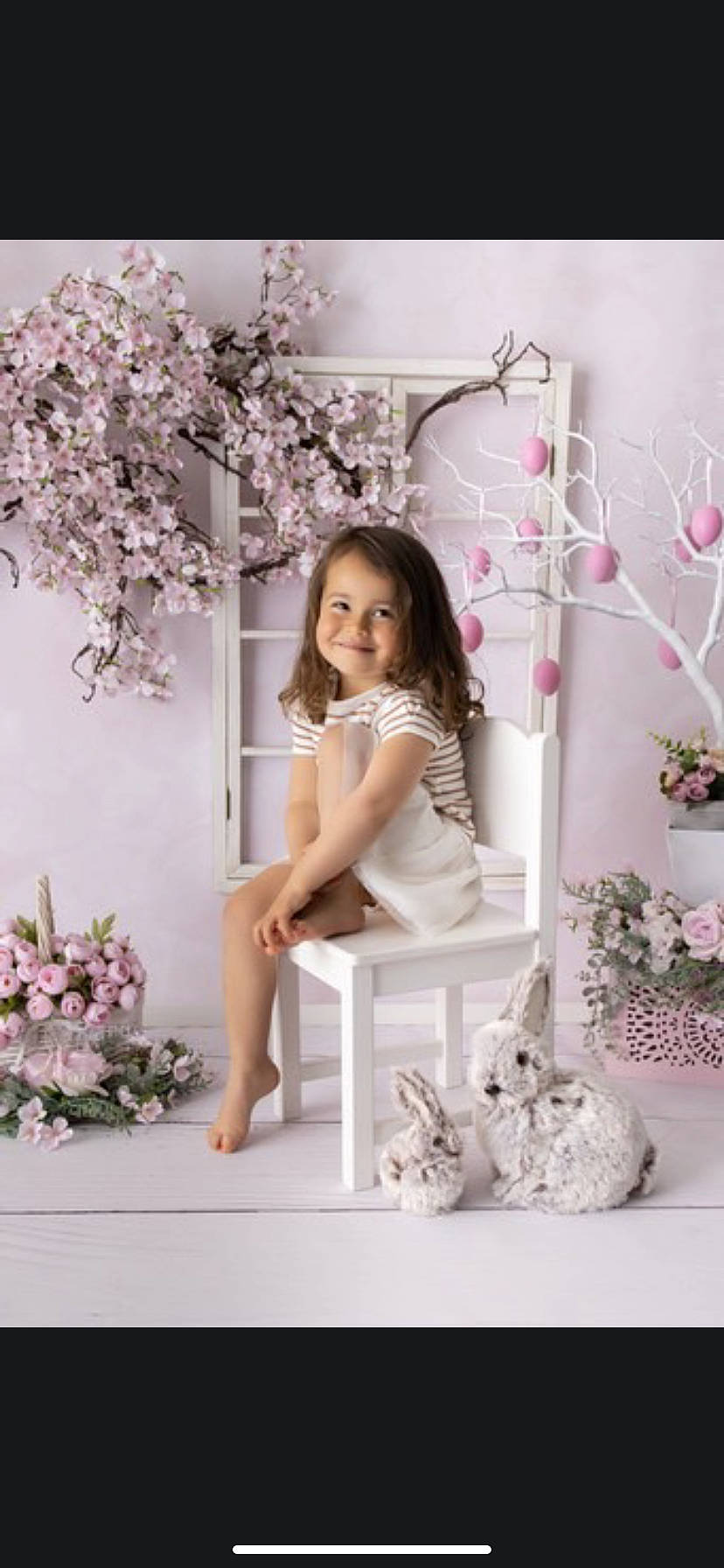 Hannah participe au concours pour gagner de l'argent avec cette photo : chair, fawn, flower, happy, head, joy, magenta, pattern, person, petal, picture_frame, pink, plant, purple, smile, style, thigh, toddler, twig, violet