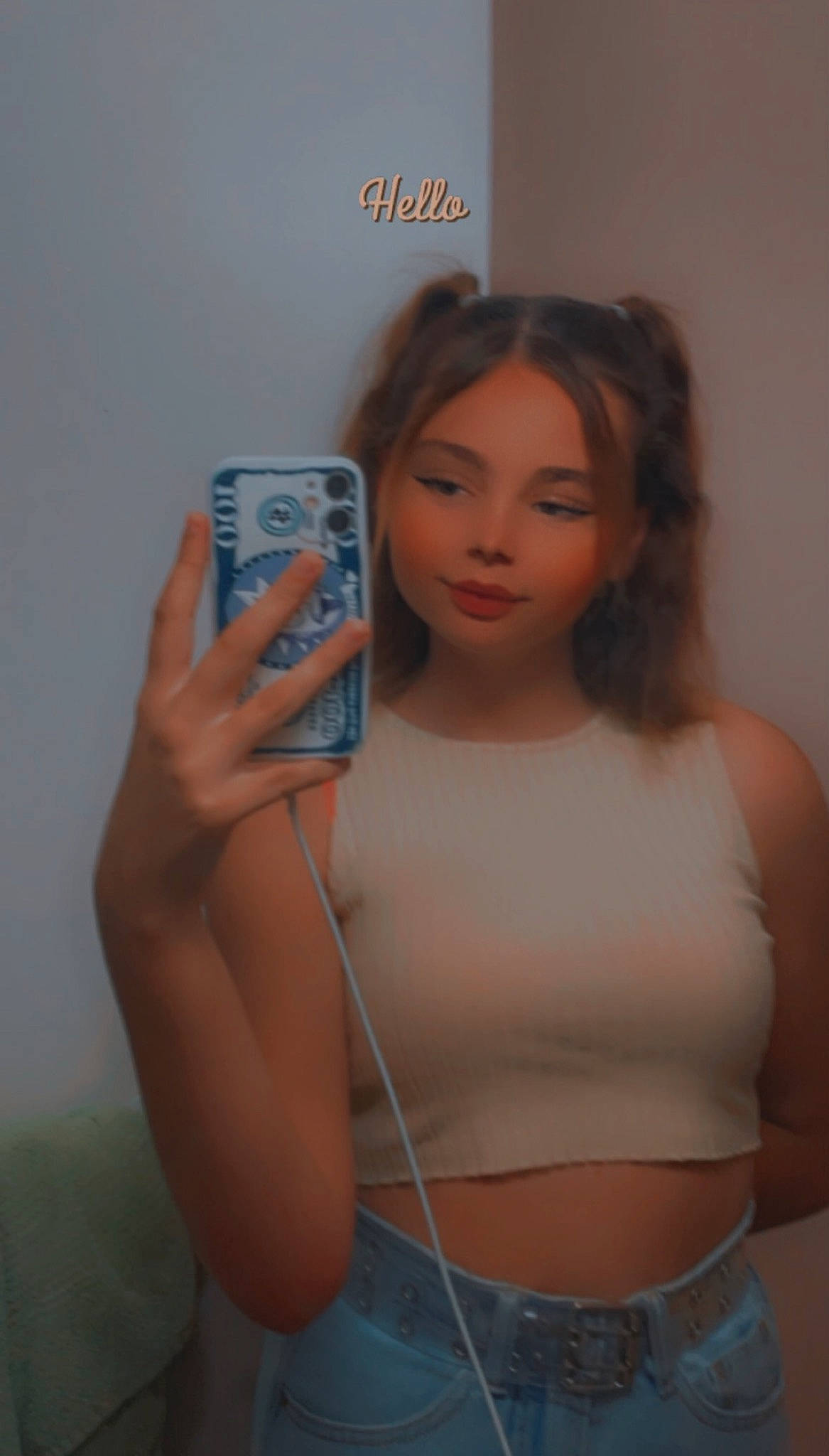 Valentina participe au concours pour gagner de l'argent avec cette photo : black_hair, chest, elbow, eyebrow, eyelash, eyewear, finger, flash_photography, hair, head, human_body, joint, lip, muscle, neck, person, shoulder, skin, thigh, trunk