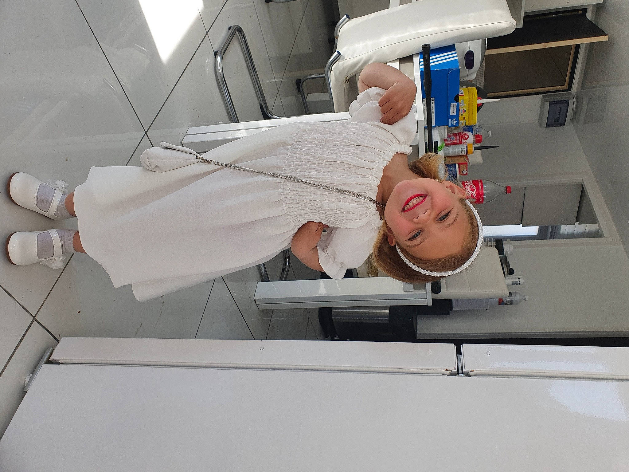 Djiwel a rejoint le concours — aidez-le/la à gagner de superbes lots ! child, clinic, comfort, elbow, engineering, event, health_care, hospital, joy, machine, medical, medical_equipment, person, room, service, shelf, smile, t_shirt