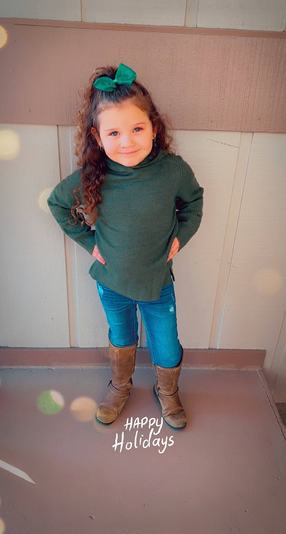 Aveyah is registered to the contest to win money with this photo: aqua, arm, azure, face, flash_photography, fun, hair, hairstyle, happy, head, joy, knee, person, pink, skin, sleeve, smile, sock, sportswear, t_shirt