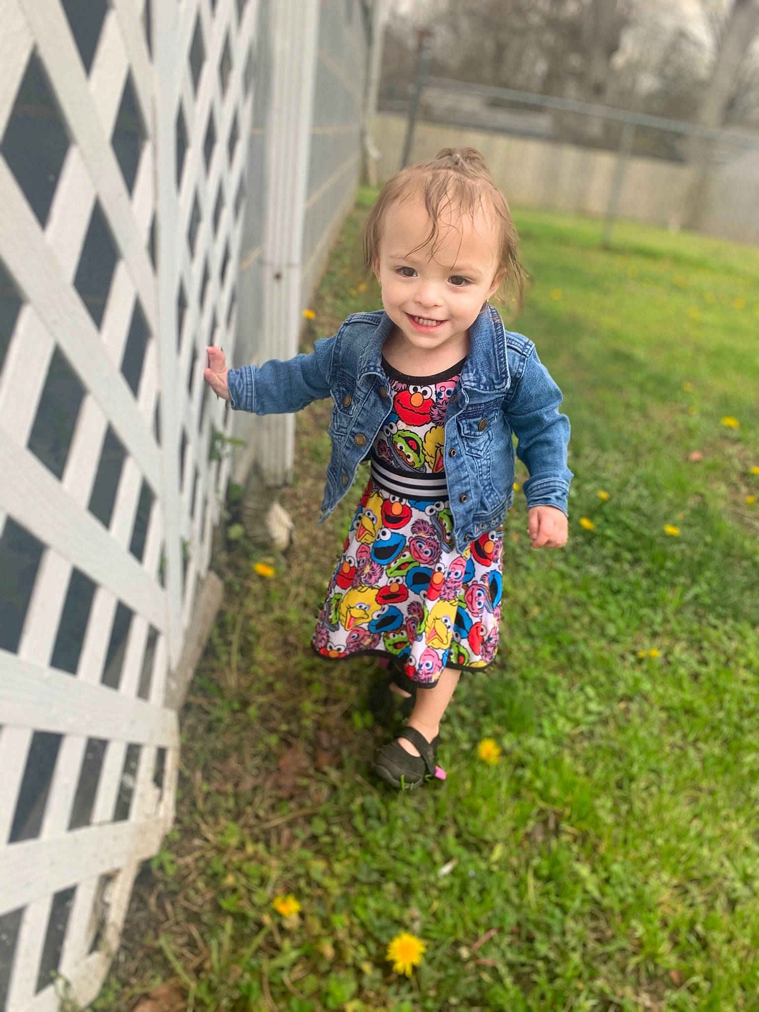 Naminé is registered to the contest to win money with this photo: baby, backyard, child, dress, flower, garden, grass, joy, lawn, leaf, pattern, people, person, plant, play, spring, toddler, tree, yard