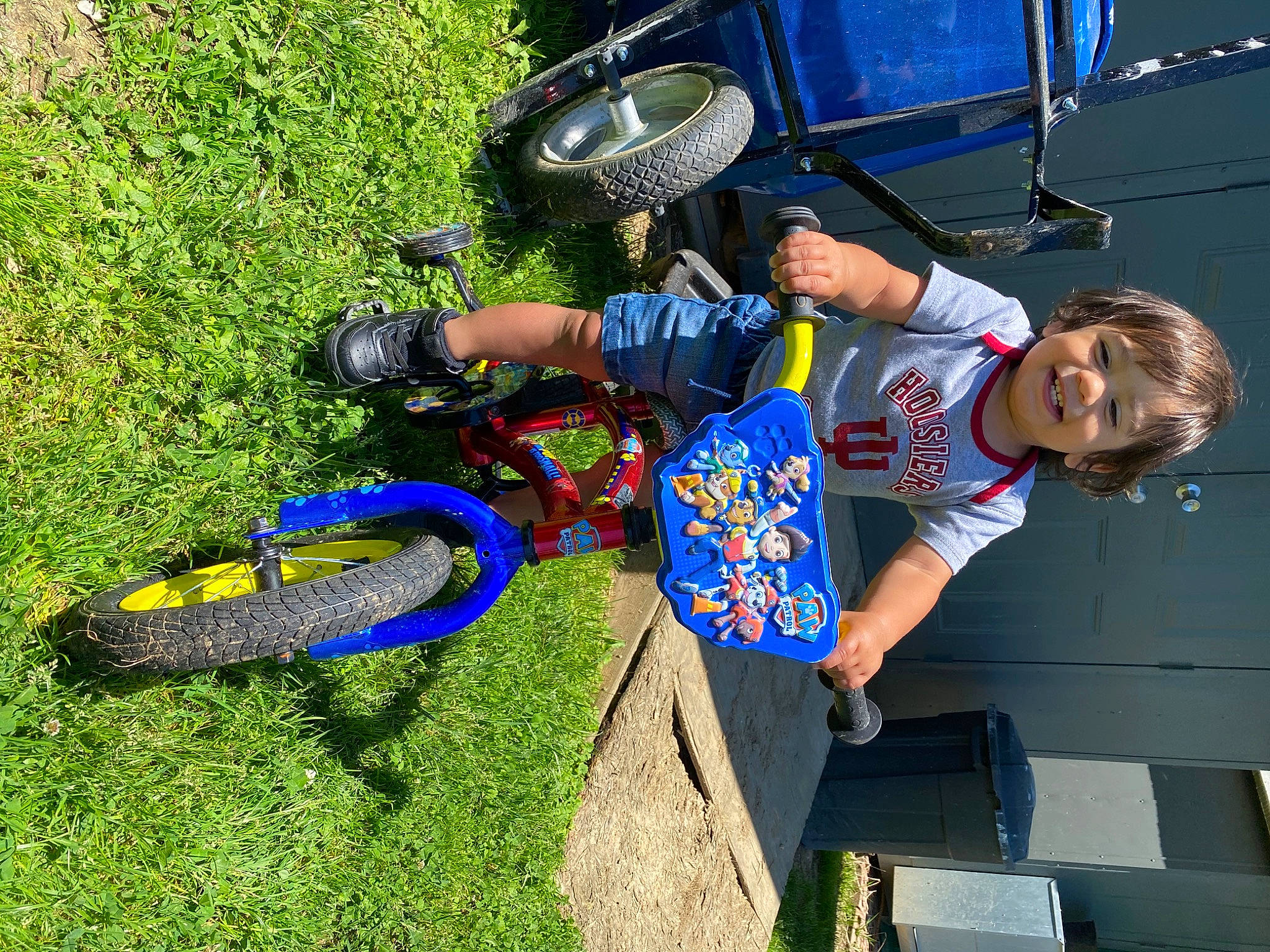 Zaiden is registered to the contest to win money with this photo: joy, person, play, recreation, vehicle