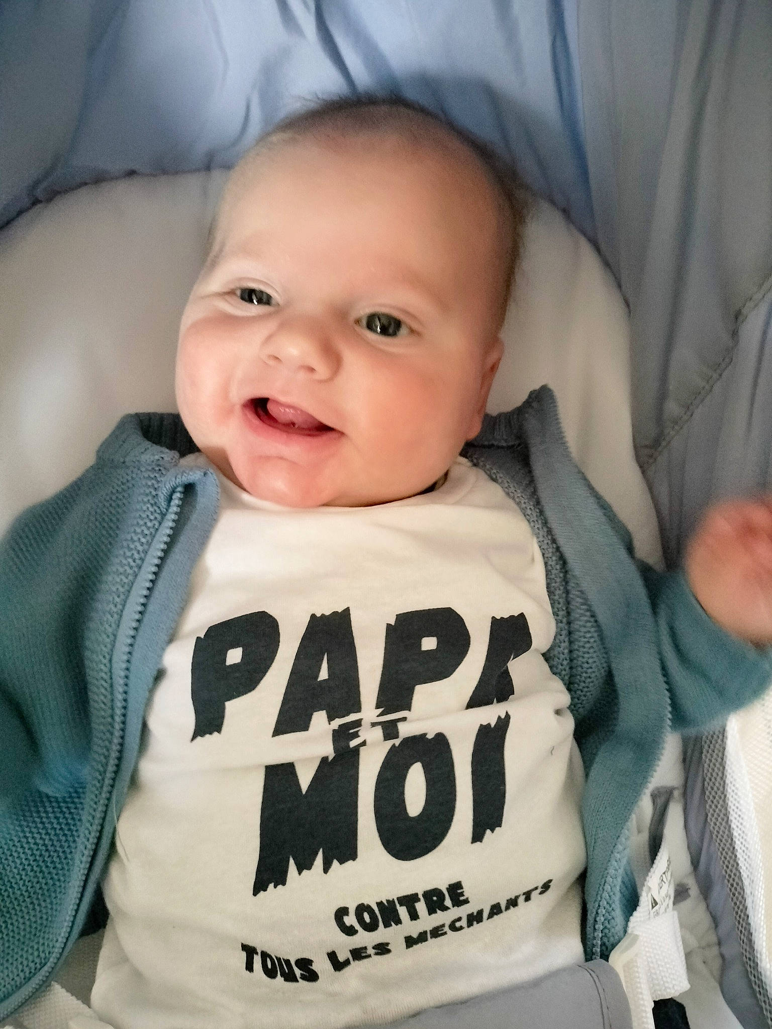 Charles a rejoint le concours — aidez-le/la à gagner de superbes lots ! azure, baby_toddler_clothing, cheek, chin, comfort, eye, eyebrow, face, facial_expression, head, human, mouth, neck, nose, outerwear, person, product, skin, sleeve, smile