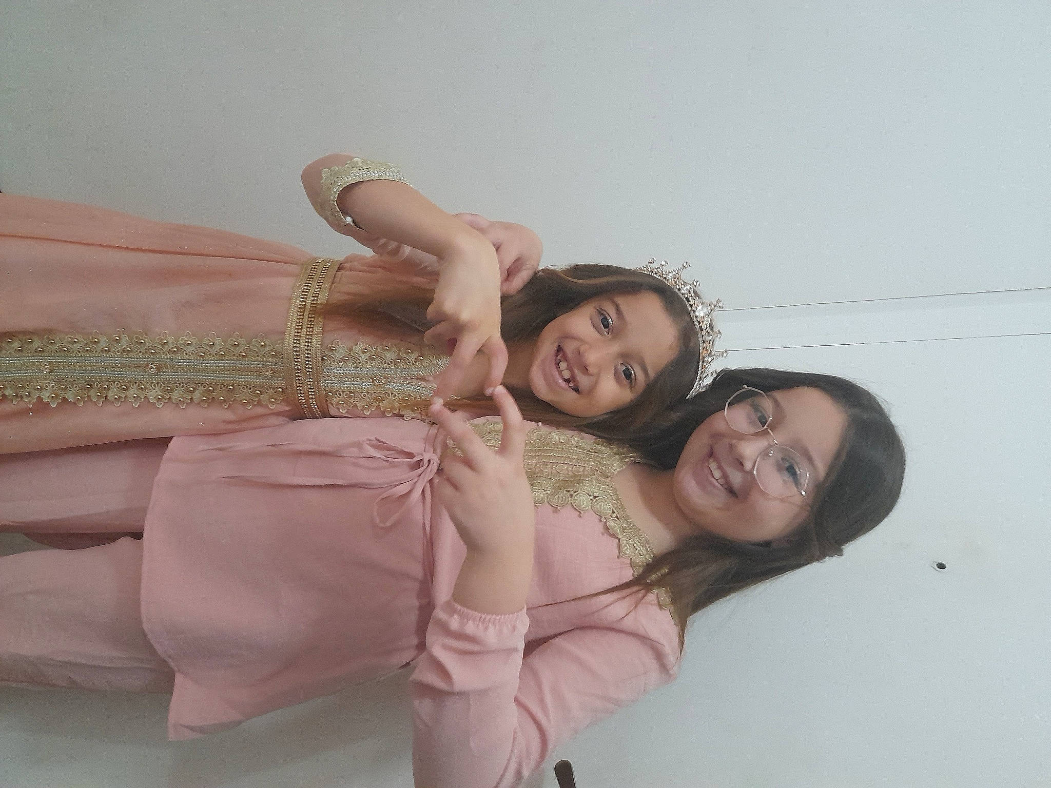 May Line participe au concours pour gagner de l'argent avec cette photo : abdomen, arm, comfort, elbow, face, flash_photography, gesture, happy, human_leg, jewellery, joy, leg, long_hair, person, pink, shoulder, skin, smile, thigh, trunk