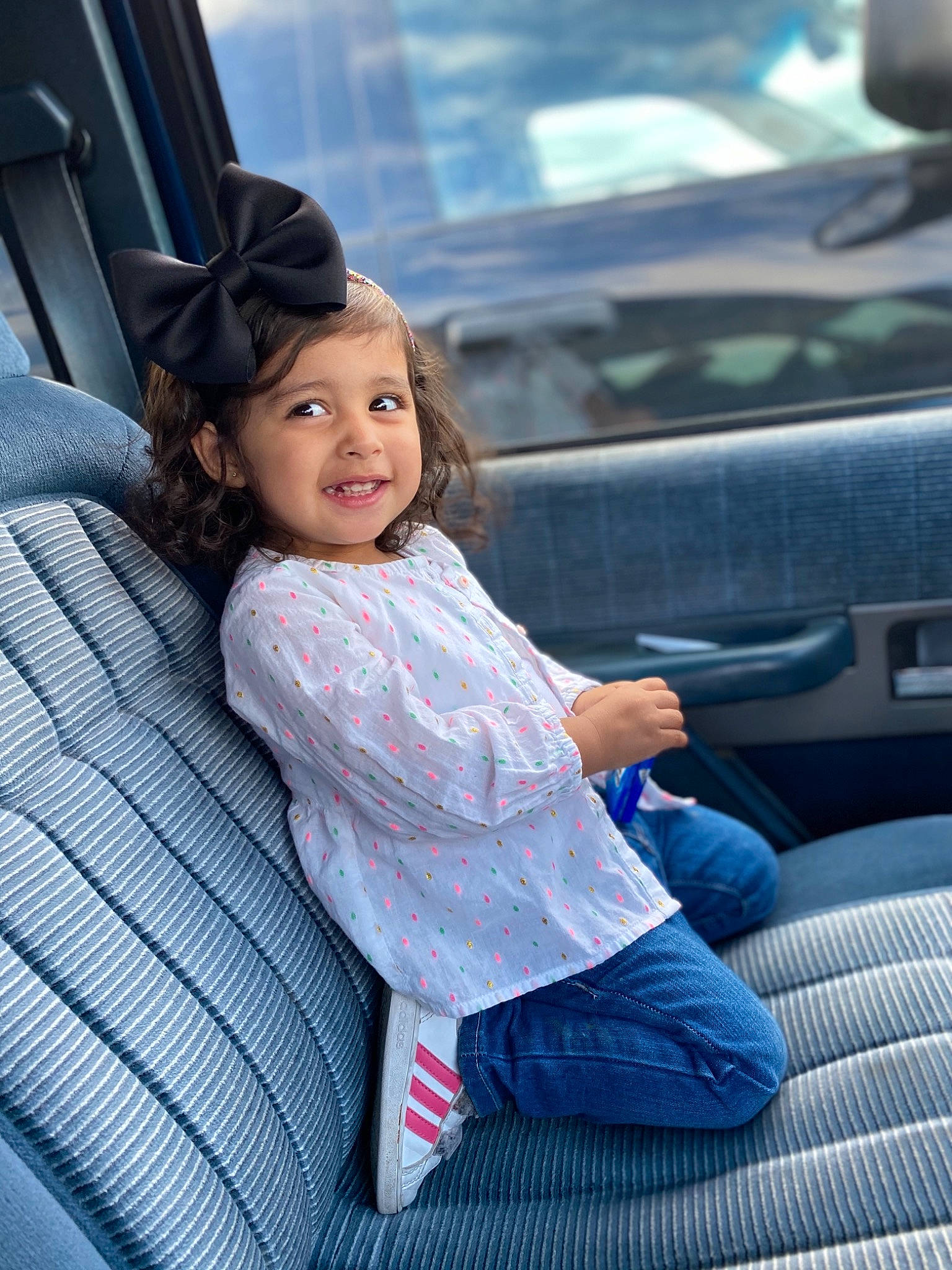 Emmalyn is registered to the contest to win money with this photo: auto_part, car, car_seat, car_seat_cover, child, driving, family_car, joy, luxury_vehicle, passenger, person, seat_belt, sitting, subcompact_car, toddler, vacation, vehicle, vehicle_door