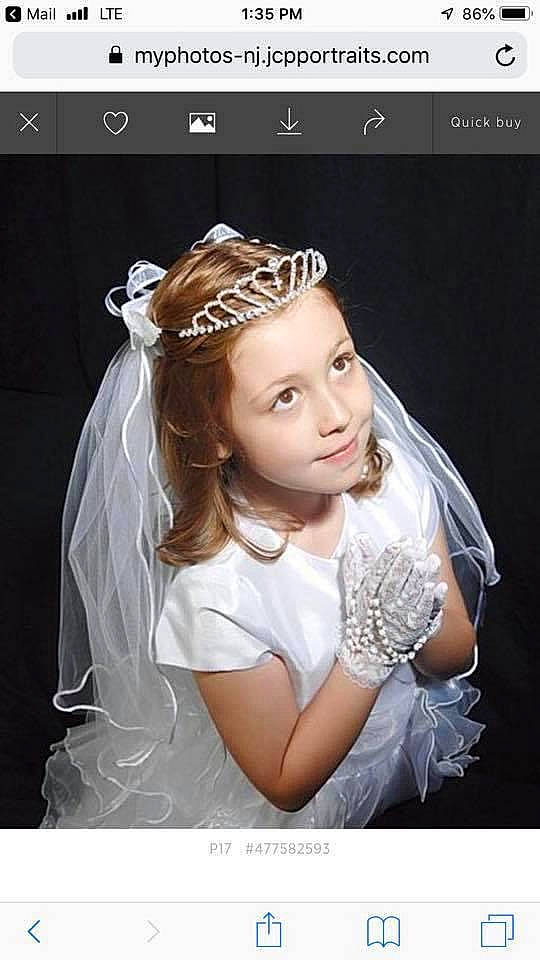 Elise is registered to the contest to win money with this photo: beauty, bridal_accessory, bridal_clothing, bridal_veil, dress, embellishment, eye, eyelash, flash_photography, gesture, gown, happy, headpiece, jewellery, long_hair, person, photograph, picture_frame, tiara, veil