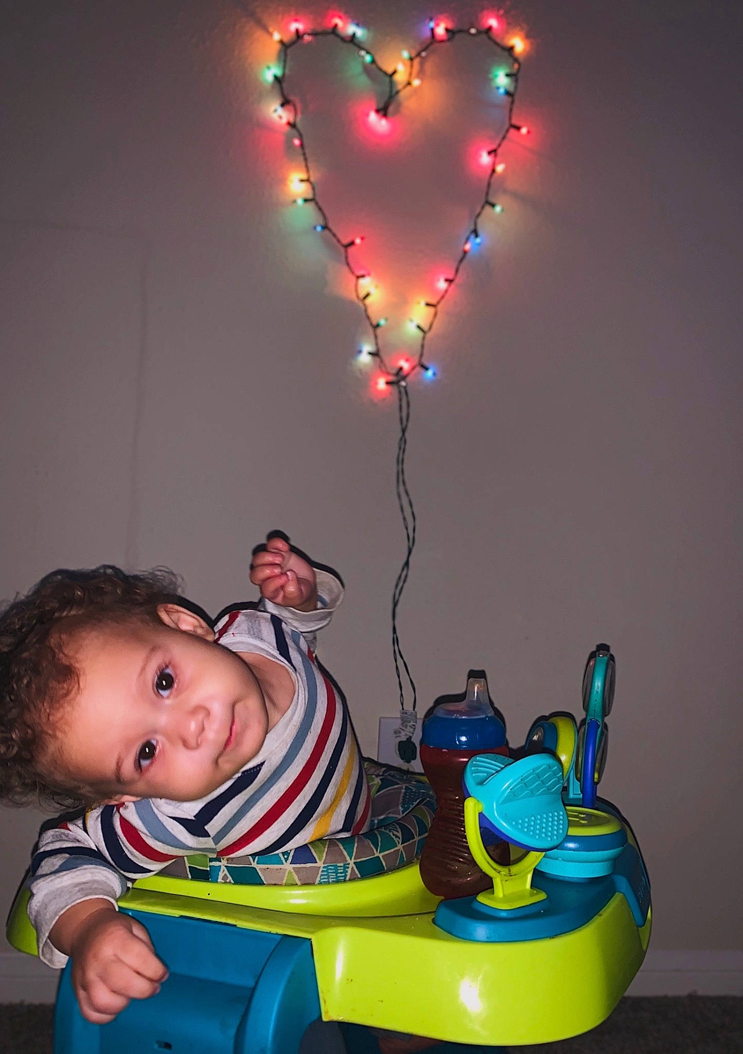 Devaughn is registered to the contest to win money with this photo: art, baby, balloon, blue, electric_blue, event, flash_photography, fun, gesture, happy, head, light, lighting, organ, party_supply, person, red, riding_toy, standing, toddler