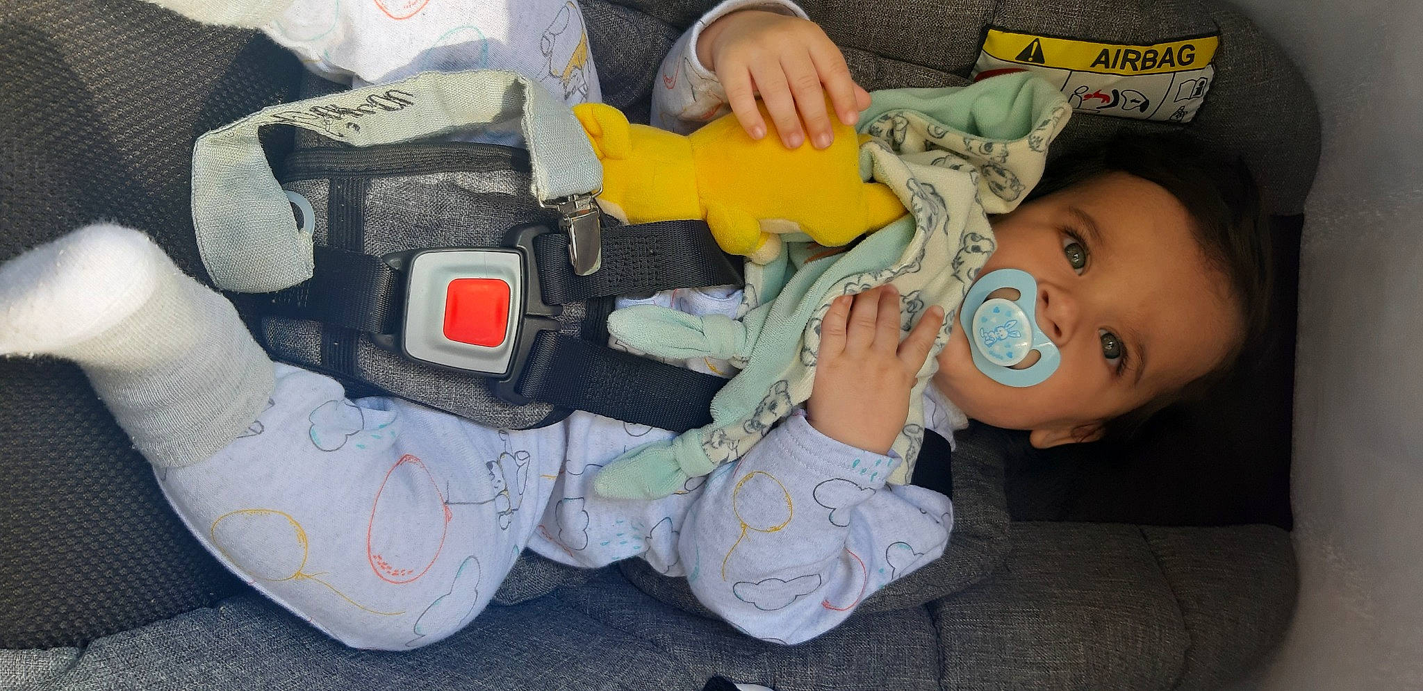 Kira a rejoint le concours — aidez-le/la à gagner de superbes lots ! baby, child, person