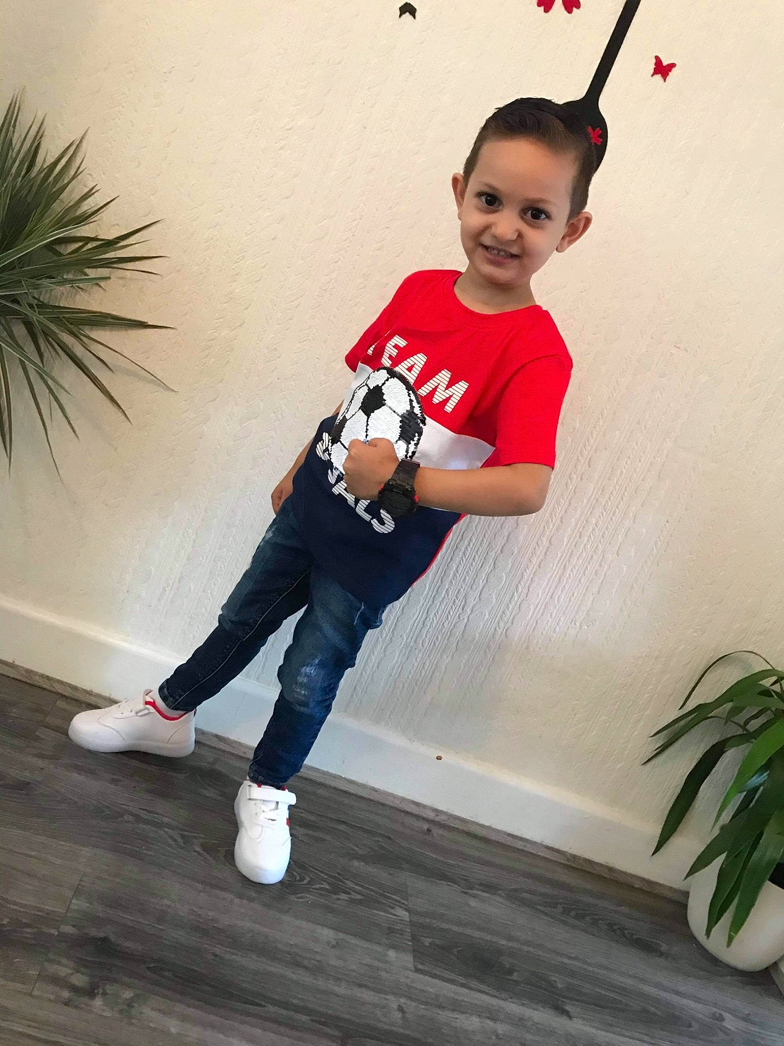 Ryan joined the competition — help win amazing prizes! elbow, electric_blue, flash_photography, flooring, flowerpot, happy, hardwood, houseplant, joint, joy, knee, leg, person, plant, shoulder, sleeve, sportswear, standing, street_fashion, t_shirt