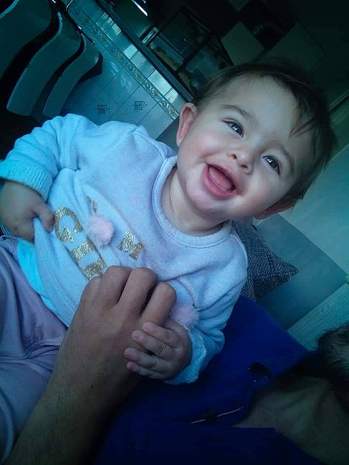 Leana a rejoint le concours — aidez-le/la à gagner de superbes lots ! baby, birth, cheek, child, chin, eye, face, fun, hand, lip, mouth, nose, person, skin, smile, toddler