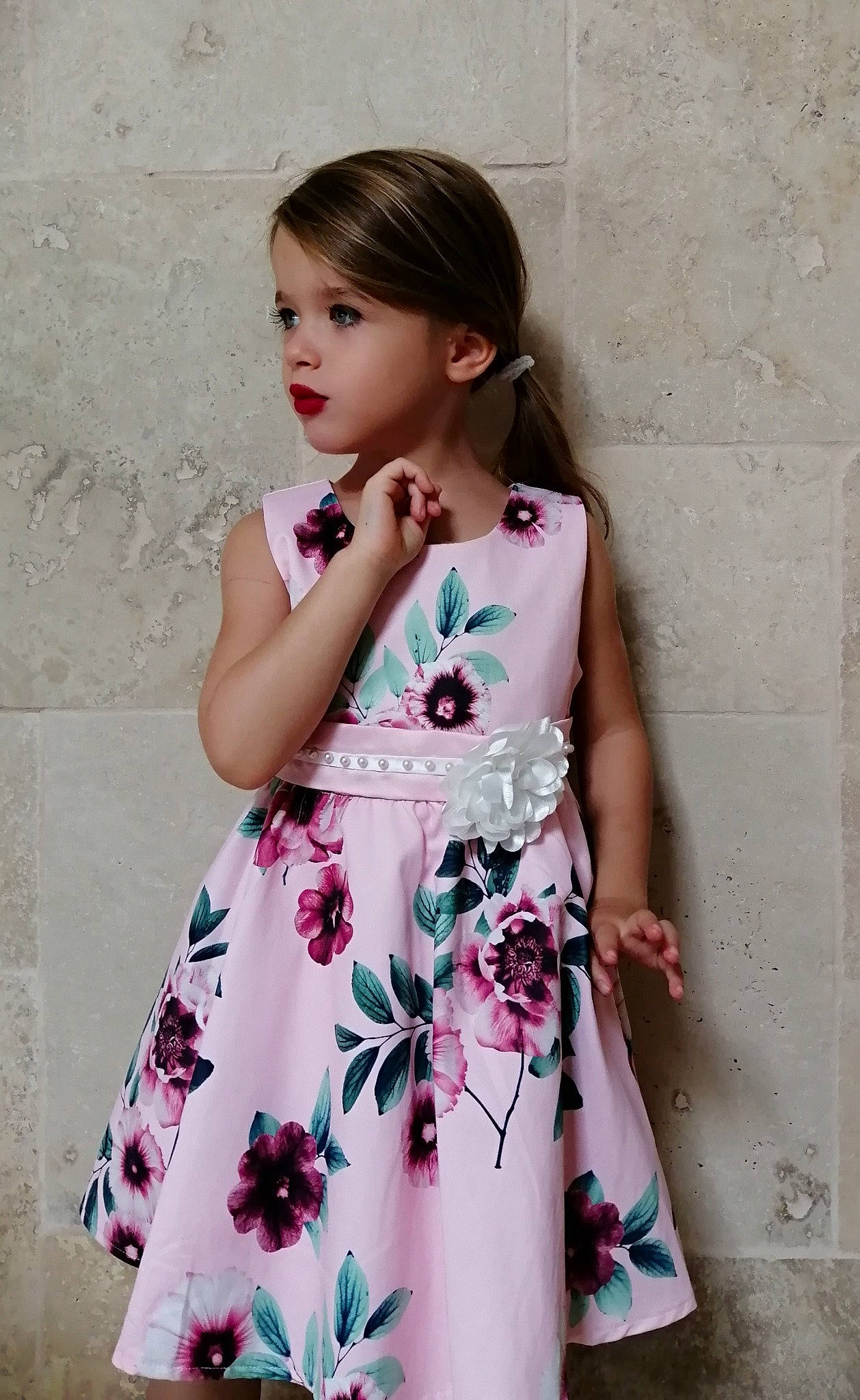 Alessia participe au concours pour gagner de l'argent avec cette photo : arm, day_dress, dress, fashion, fashion_design, hair, hairstyle, happy, joint, magenta, neck, one_piece_garment, outerwear, person, pink, plant, shoulder, skin, sleeve, street_fashion