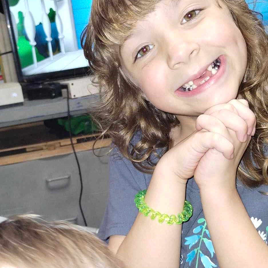 Wynter is registered to the contest to win money with this photo: accessories, bodypart, bracelet, child, computerhardware, electronics, face, female, hardware, head, jewelry, monitor, mouth, necklace, person, photography, portrait, screen, teeth, tv