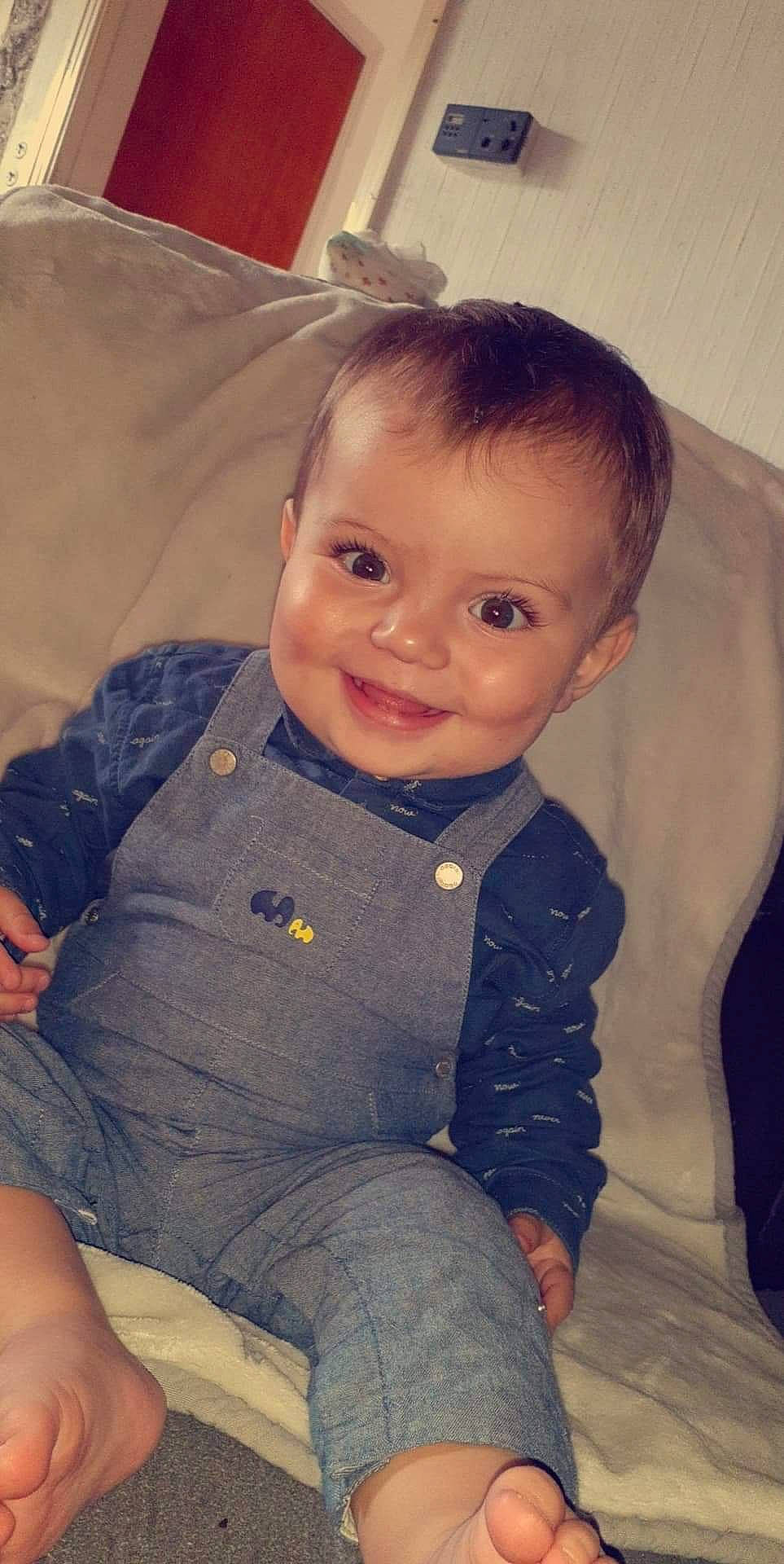 Matthew a rejoint le concours — aidez-le/la à gagner de superbes lots ! baby, cheek, child, chin, ear, eye, face, forehead, head, iris, joy, lip, person, sitting, skin, smile, toddler