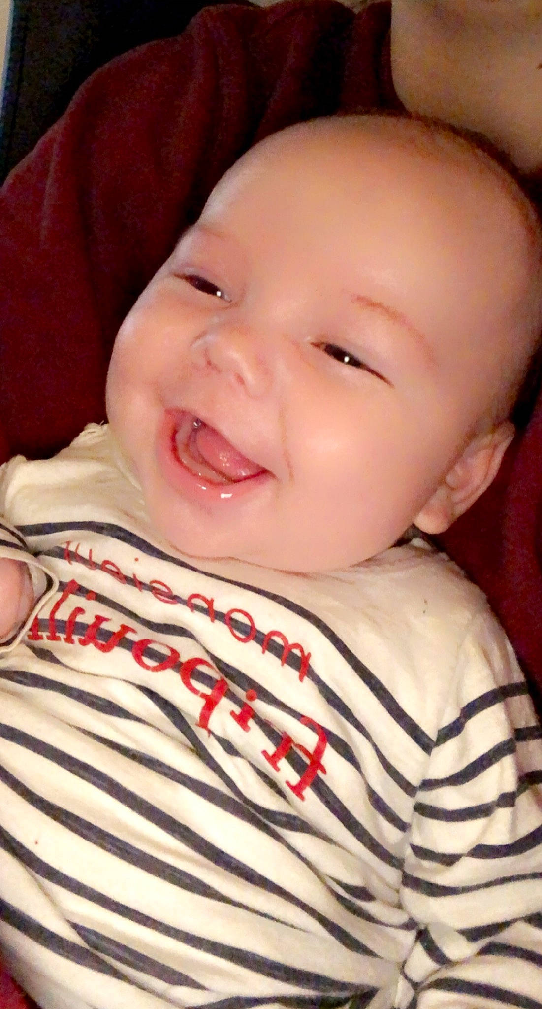 Owen participe au concours pour gagner de l'argent avec cette photo : baby, baby_toddler_clothing, cheek, chin, comfort, eyebrow, finger, happy, human, human_body, iris, lip, mouth, neck, nose, person, pink, skin, sleeve, smile