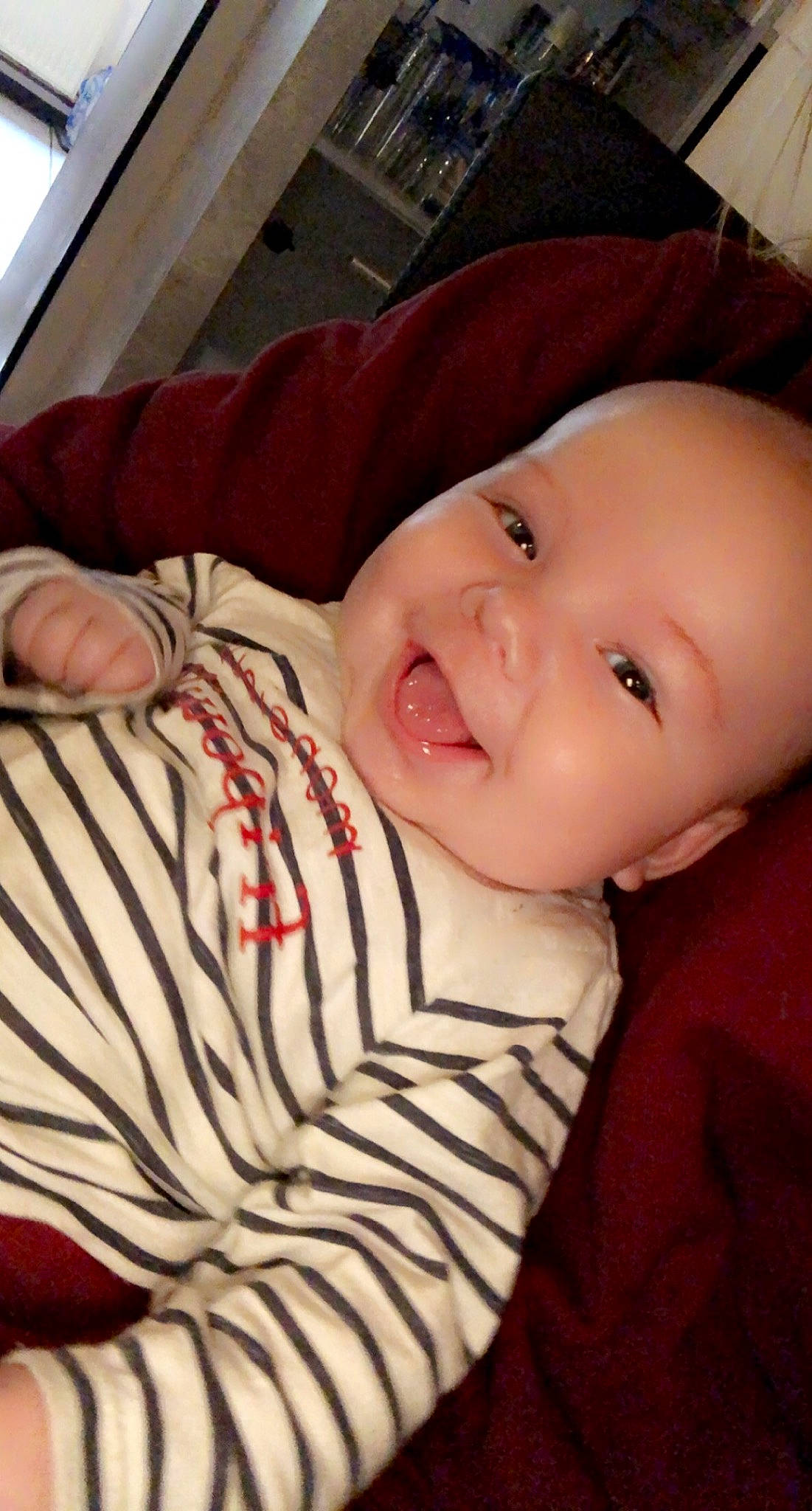 Owen participe au concours pour gagner de l'argent avec cette photo : baby, baby_laughing, baby_toddler_clothing, cheek, chin, comfort, eye, eyebrow, eyelash, happy, head, iris, joy, lip, mouth, nose, person, skin, sleeve, smile