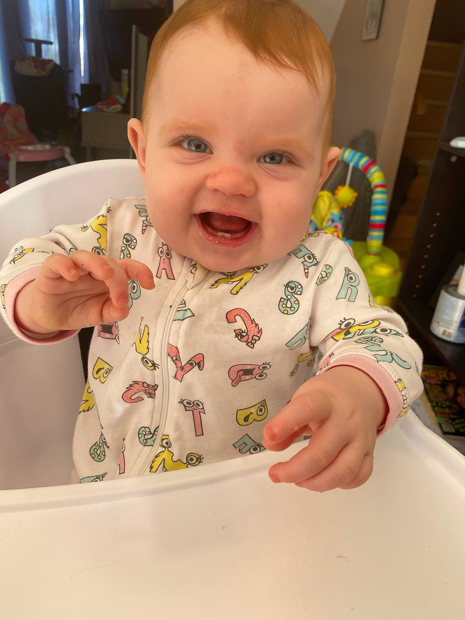 Karlee is registered to the contest to win money with this photo: baby, baby_grabbing_for_something, baby_playing_with_food, baby_toddler_clothing, cheek, child, chin, eyebrow, finger, food_craving, iris, lip, mouth, nose, person, product, skin, sleeve, smile, t_shirt