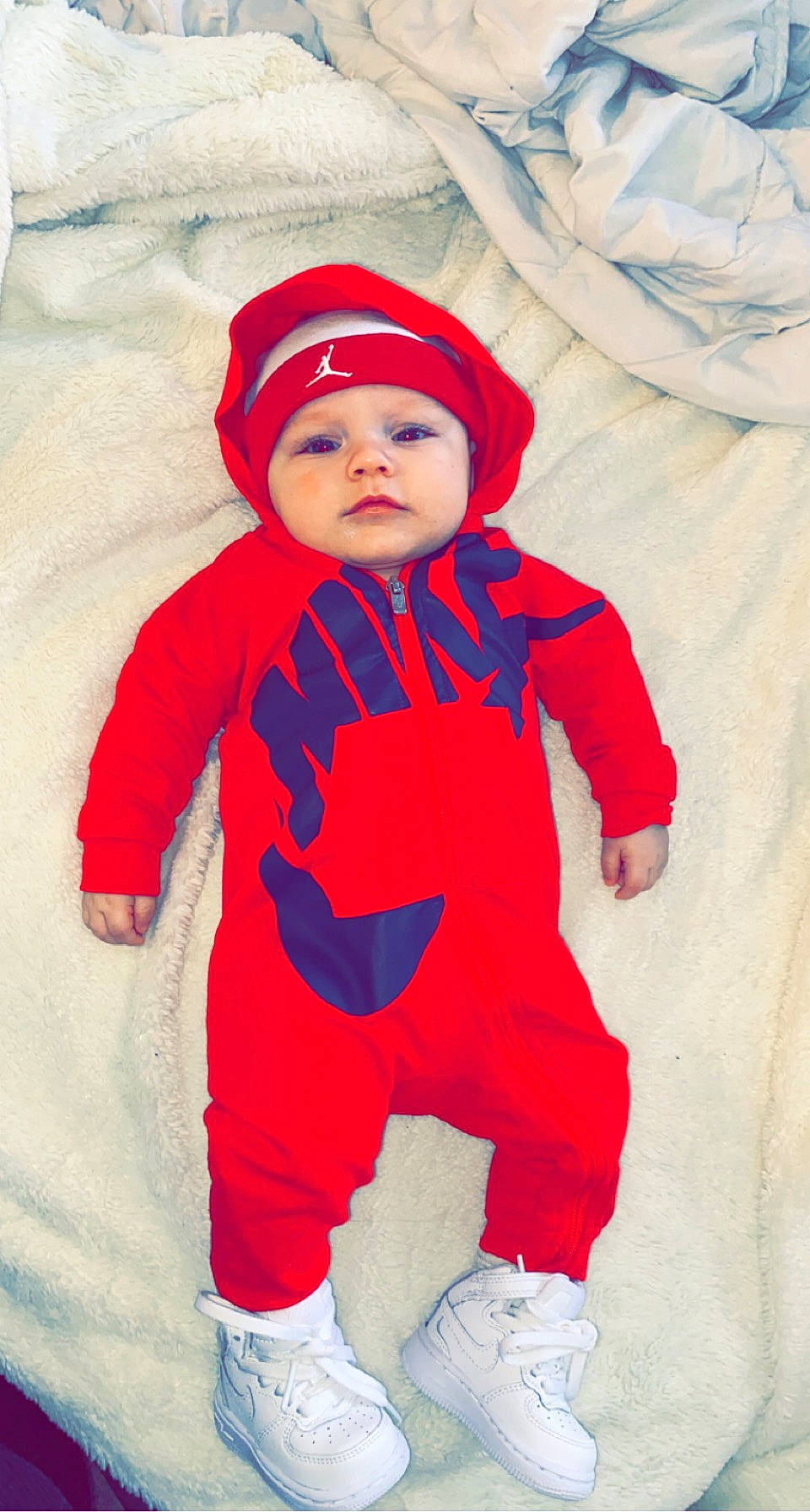 Thylio a rejoint le concours — aidez-le/la à gagner de superbes lots ! baby, baby_toddler_clothing, carmine, child, cool, costume, electric_blue, fictional_character, freezing, fun, happy, headgear, headwear, hood, jacket, pattern, person, personal_protective_equipment, sleeve, textile