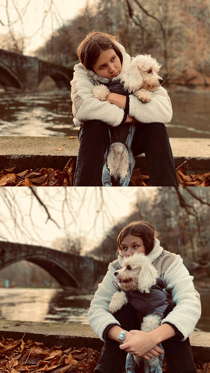 Merlin a rejoint le concours — aidez-le/la à gagner de superbes lots ! facial_expression, fashion, flash_photography, friendship, gesture, grass, hairstyle, happy, human, interaction, mammal, outerwear, people, people_in_nature, photograph, standing, textile, tree, vertebrate, white