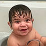 Hélio Et Ezio participe au concours pour gagner de l'argent avec cette photo : baby, smiling, wet_hair, bathtub, arm, bracelet, child, skin, water, bath, happy, cute, person, infant, indoors, closeup, face, expression, playful, parent