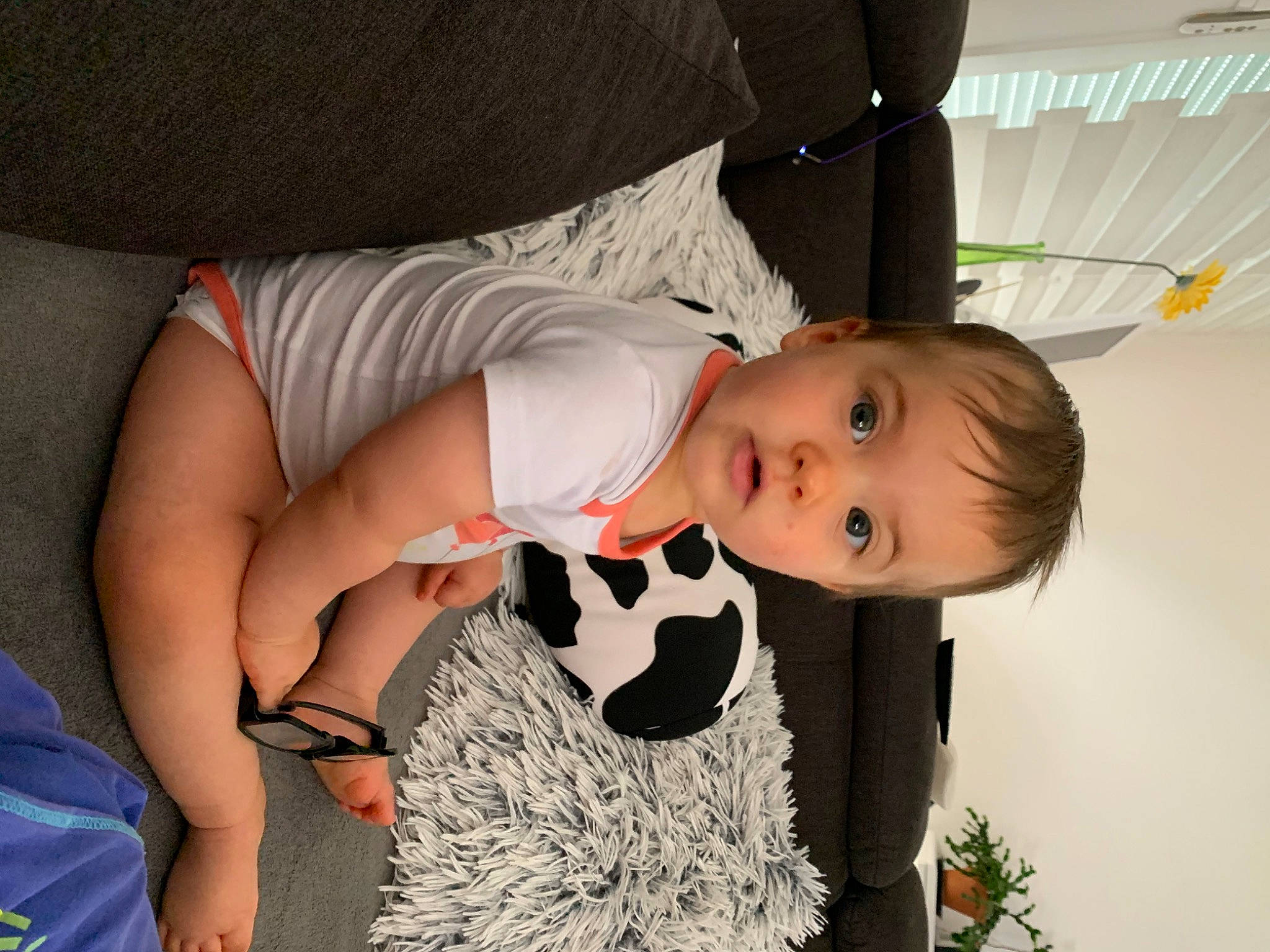 Victoire participe au concours pour gagner de l'argent avec cette photo : arm, baby, baby_products, child, leg, person, skin, surprise, toddler, vacation