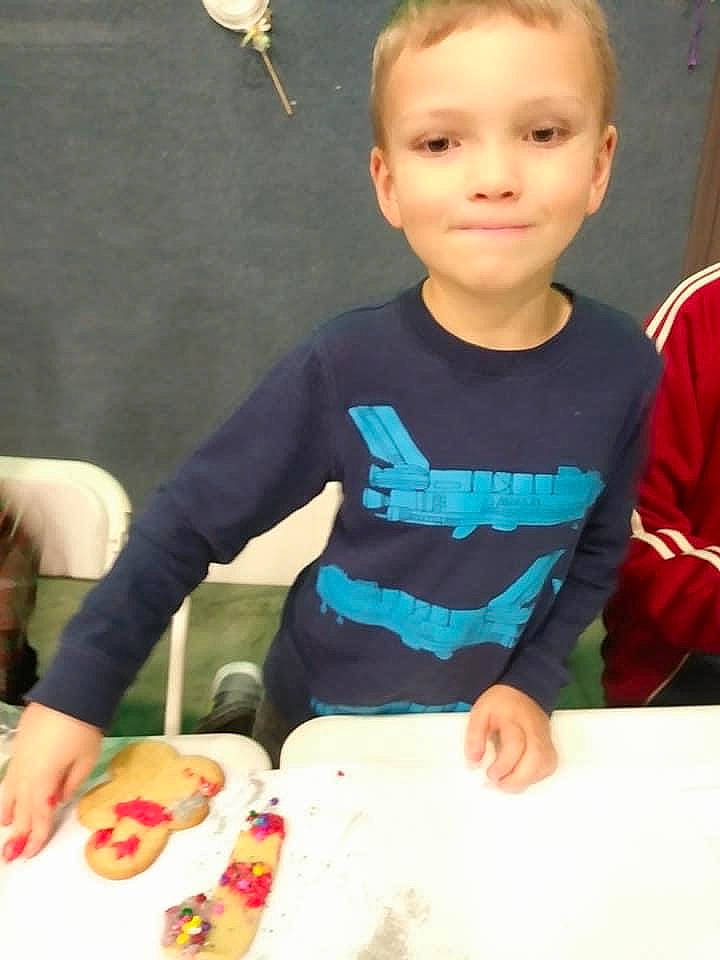 Dusty is registered to the contest to win money with this photo: baby, child, joy, person, play, t_shirt, toddler