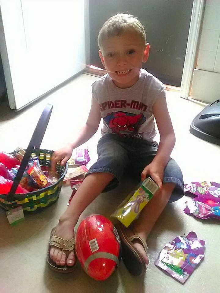 Dusty is registered to the contest to win money with this photo: child, joy, leg, person, play, thigh, toddler