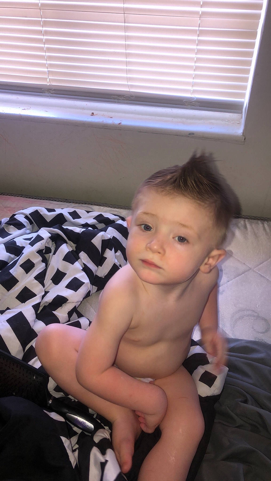 Aidyn is registered to the contest to win money with this photo: abdomen, arm, baby, cheek, chest, comfort, elbow, eyebrow, eyelash, head, human_body, human_leg, leg, person, skin, thigh, thumb, toddler, trunk, window