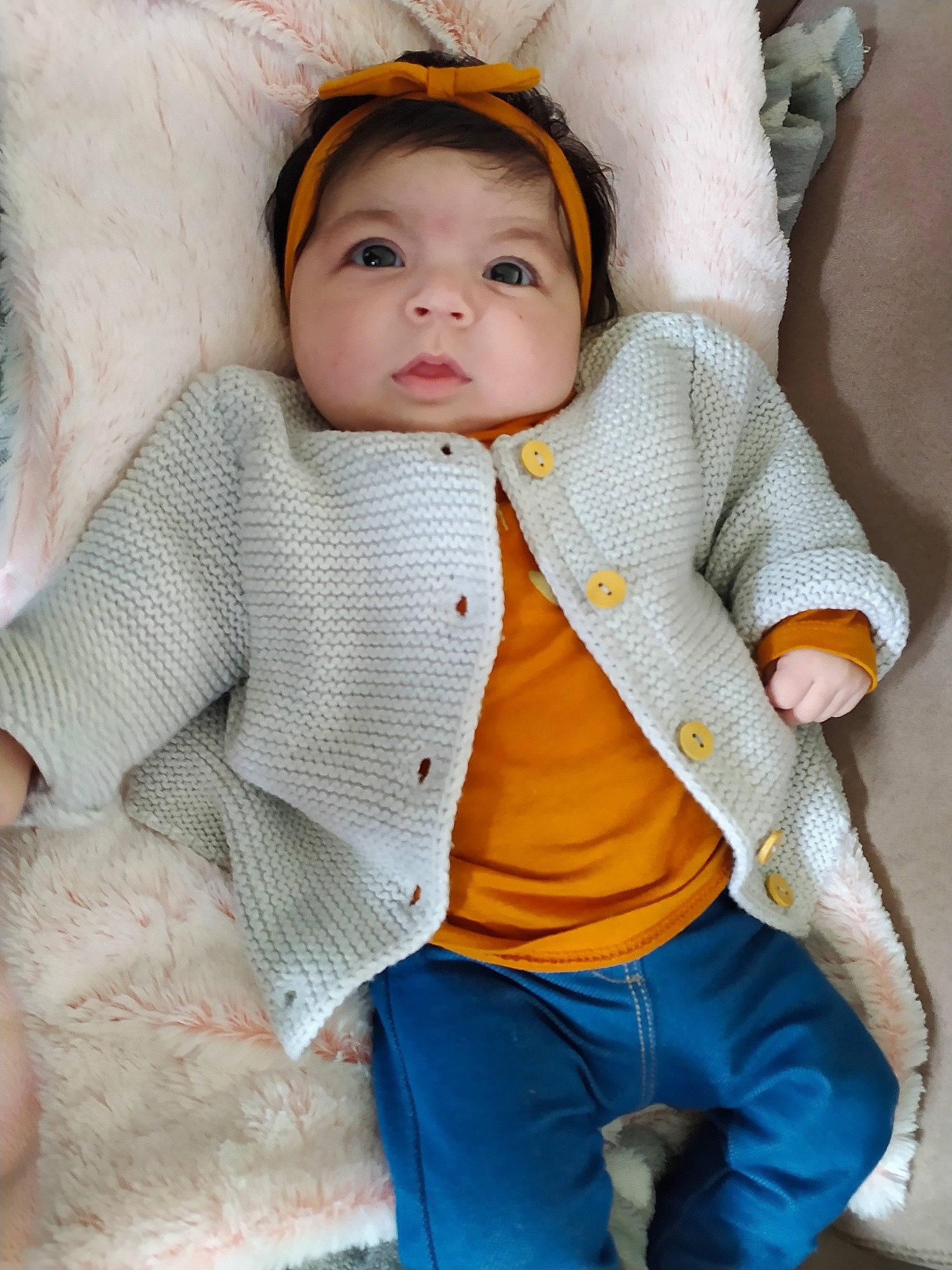 Maëlia participe au concours pour gagner de l'argent avec cette photo : baby, baby_toddler_clothing, cheek, chin, collar, comfort, eye, face, facial_expression, hairstyle, head, headgear, iris, lip, nose, outerwear, person, skin, sleeve, textile