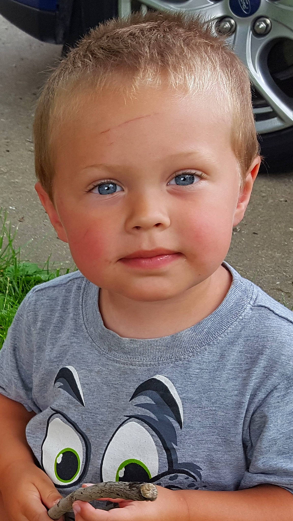 Cleo is registered to the contest to win money with this photo: cheek, child, chin, cool, ear, eye, eyebrow, face, facial_expression, forehead, hair, hairstyle, head, lip, male, nose, organ, person, skin, smile