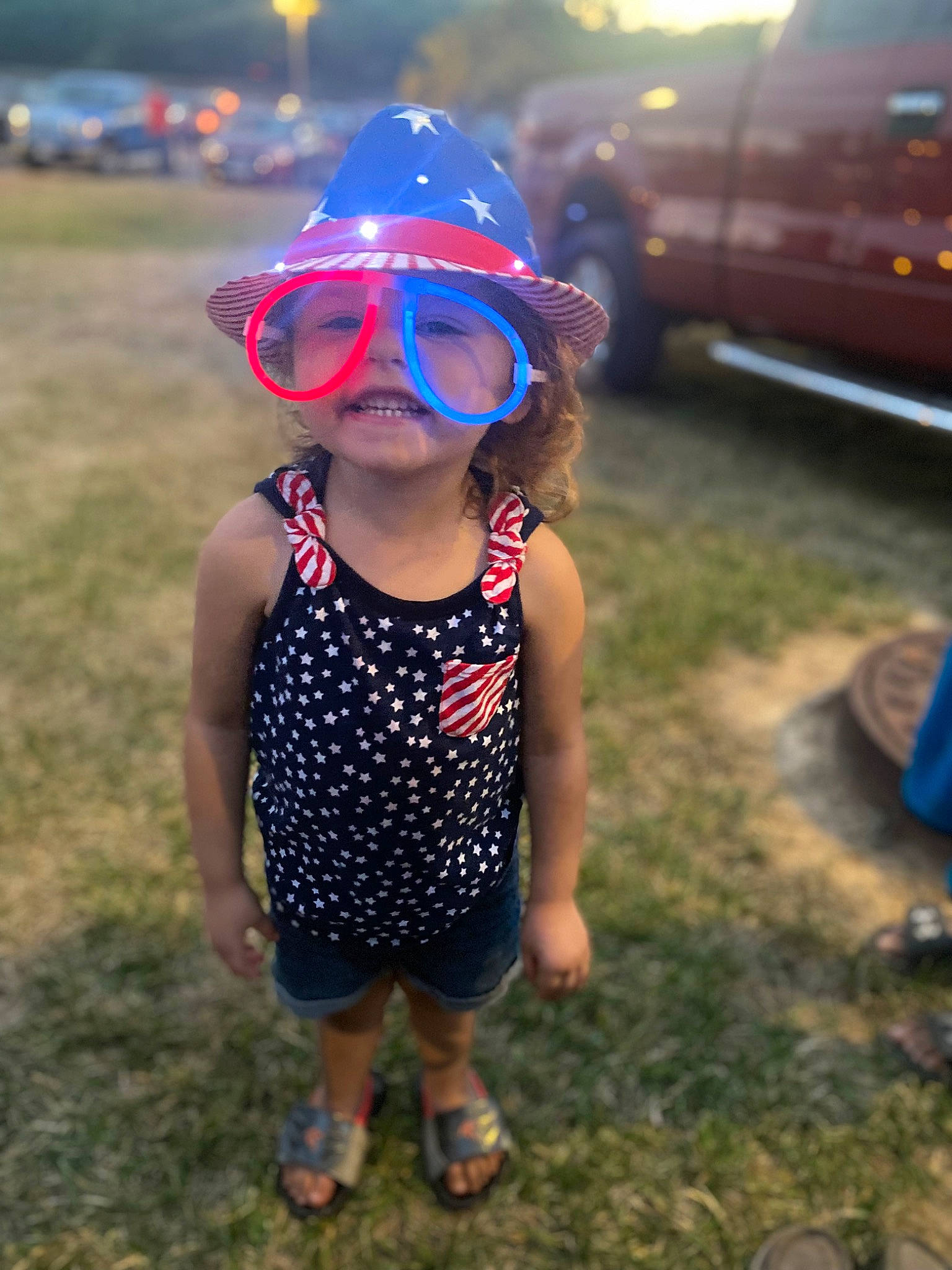 Kaidence is registered to the contest to win money with this photo: cool, eyewear, fun, glasses, goggles, grass, happy, hat, headgear, headwear, helmet, leisure, morning, person, plant, recreation, sky, summer, sunglasses, sunlight