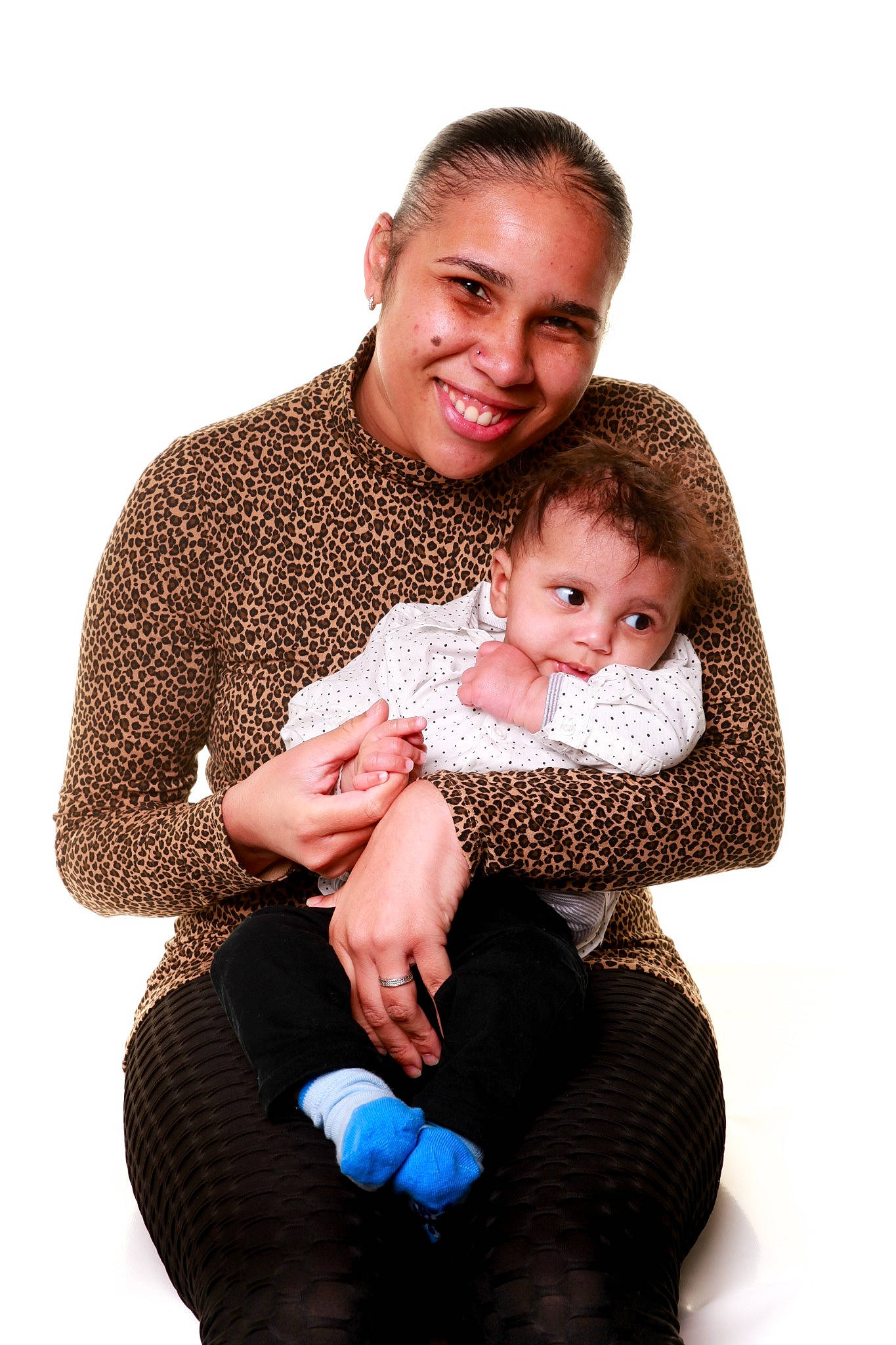 Marvyn a rejoint le concours — aidez-le/la à gagner de superbes lots ! arm, baby, child, comfort, eye, face, finger, flash_photography, fun, gesture, hair, hand, happy, head, joy, person, sitting, skin, sleeve, smile