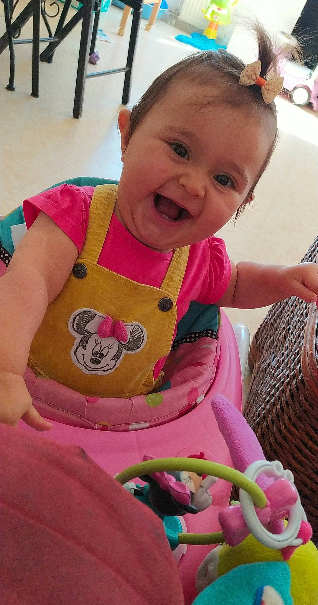 Tyhana participe au concours pour gagner de l'argent avec cette photo : baby, child, party, person, pink, play, skin, smile, toddler