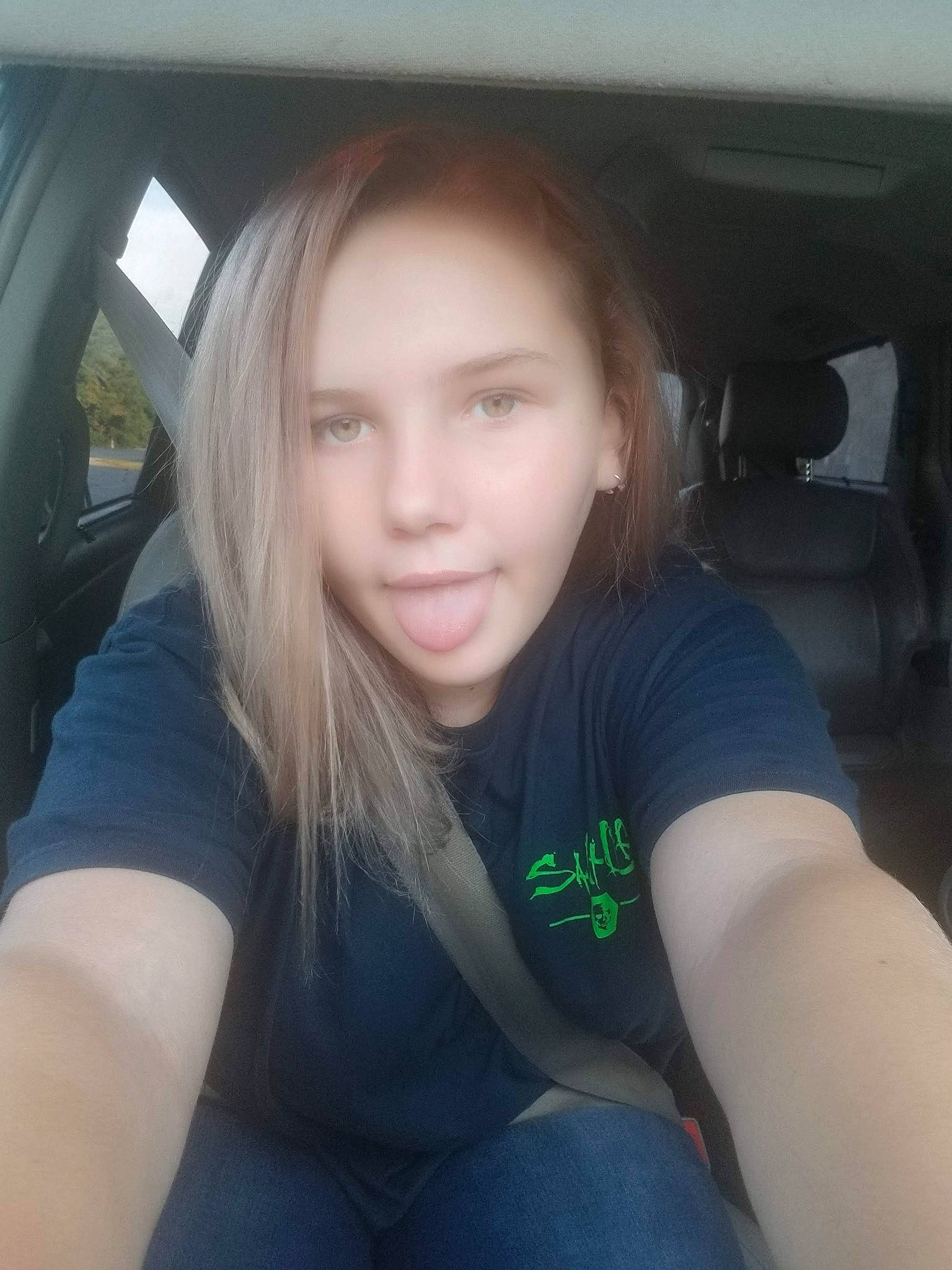 Hanna is registered to the contest to win money with this photo: beauty, black_hair, blond, cheek, chin, cool, eye, eyebrow, face, forehead, hair, hairstyle, head, lip, long_hair, nose, person, photography, selfie, skin